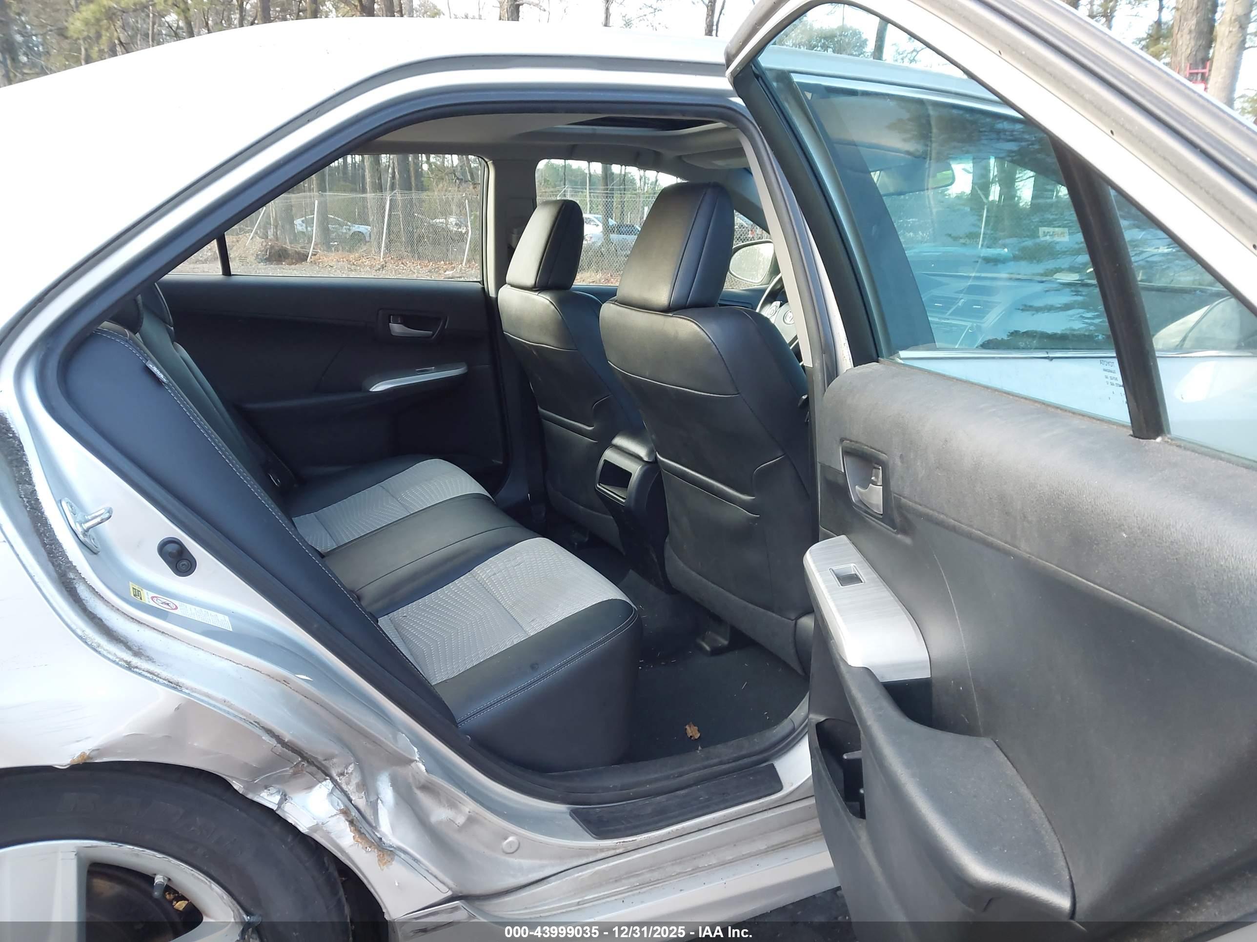 TOYOTA CAMRY image 8
