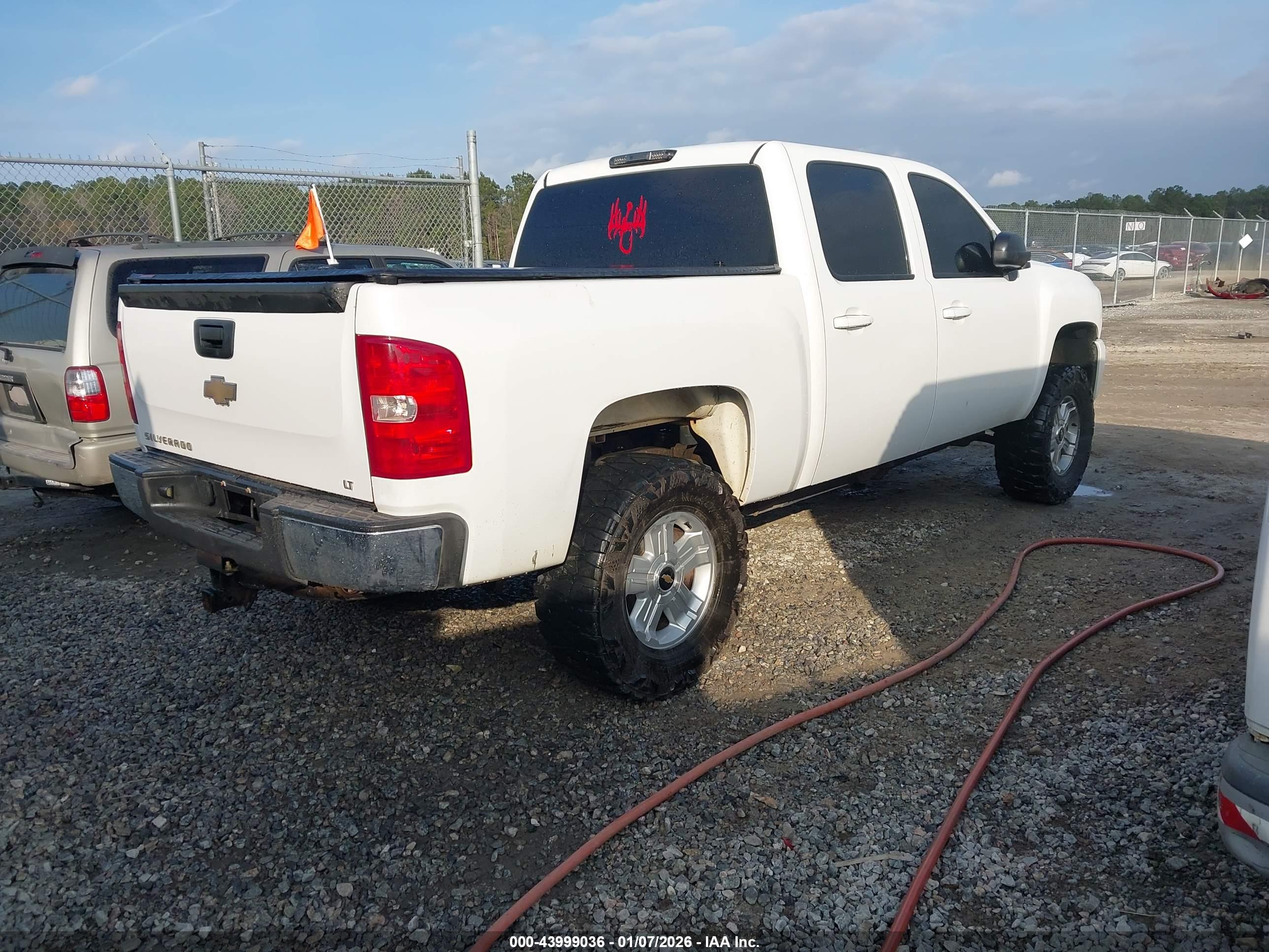 CHEVROLET SILVERADO image 4