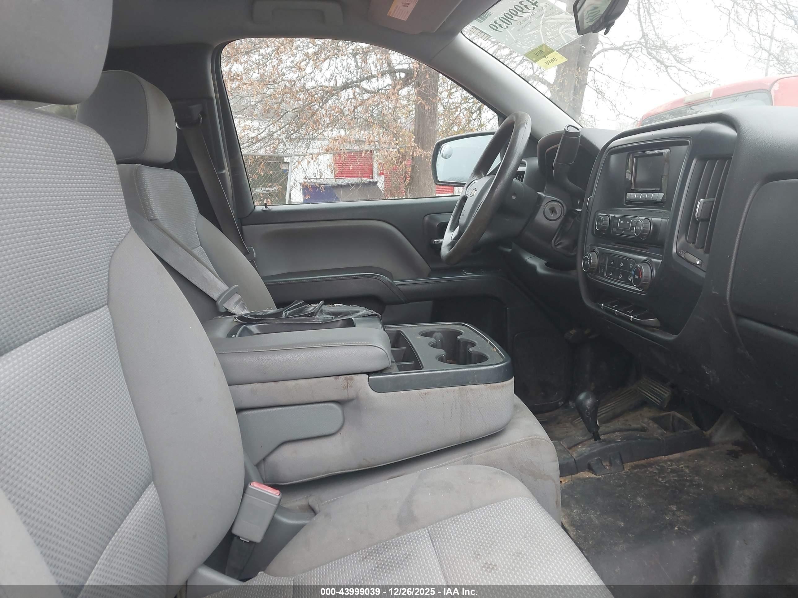 CHEVROLET SILVERADO image 5