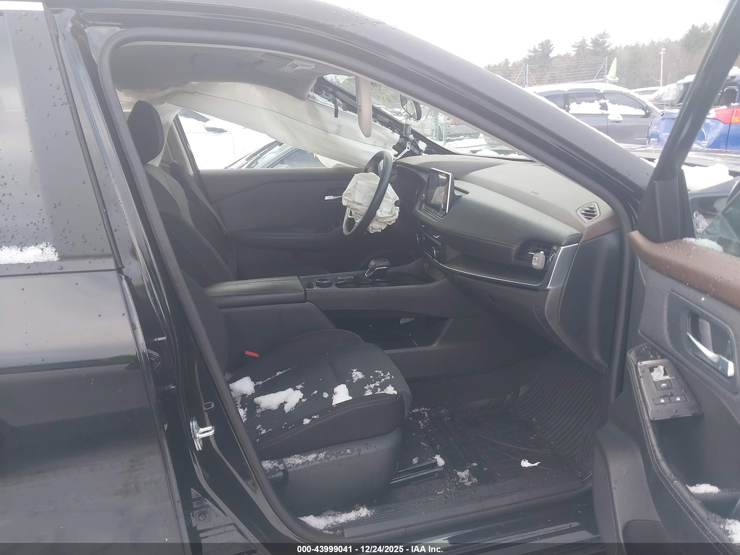 NISSAN ROGUE image 5