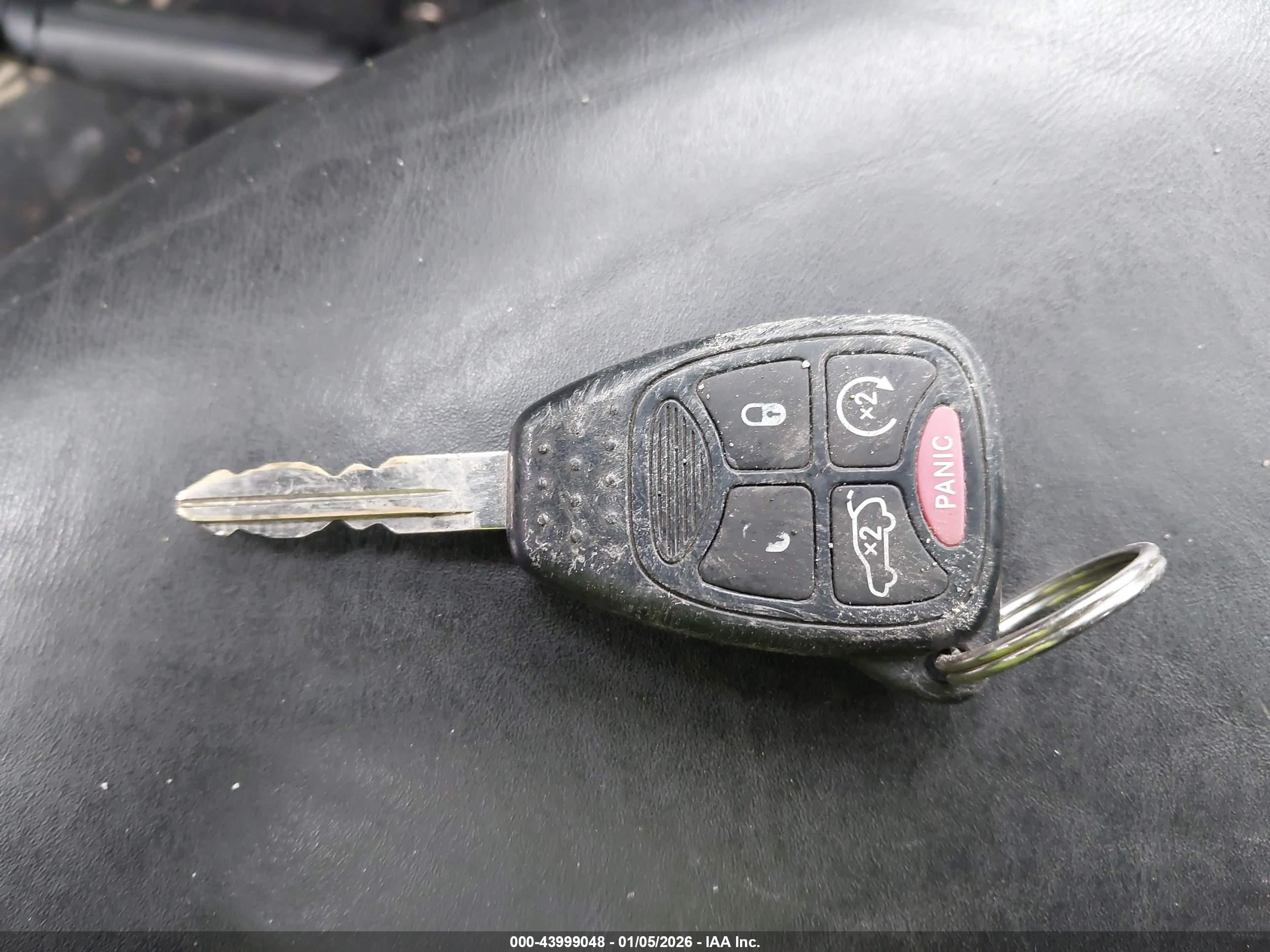CHRYSLER 200 image 11