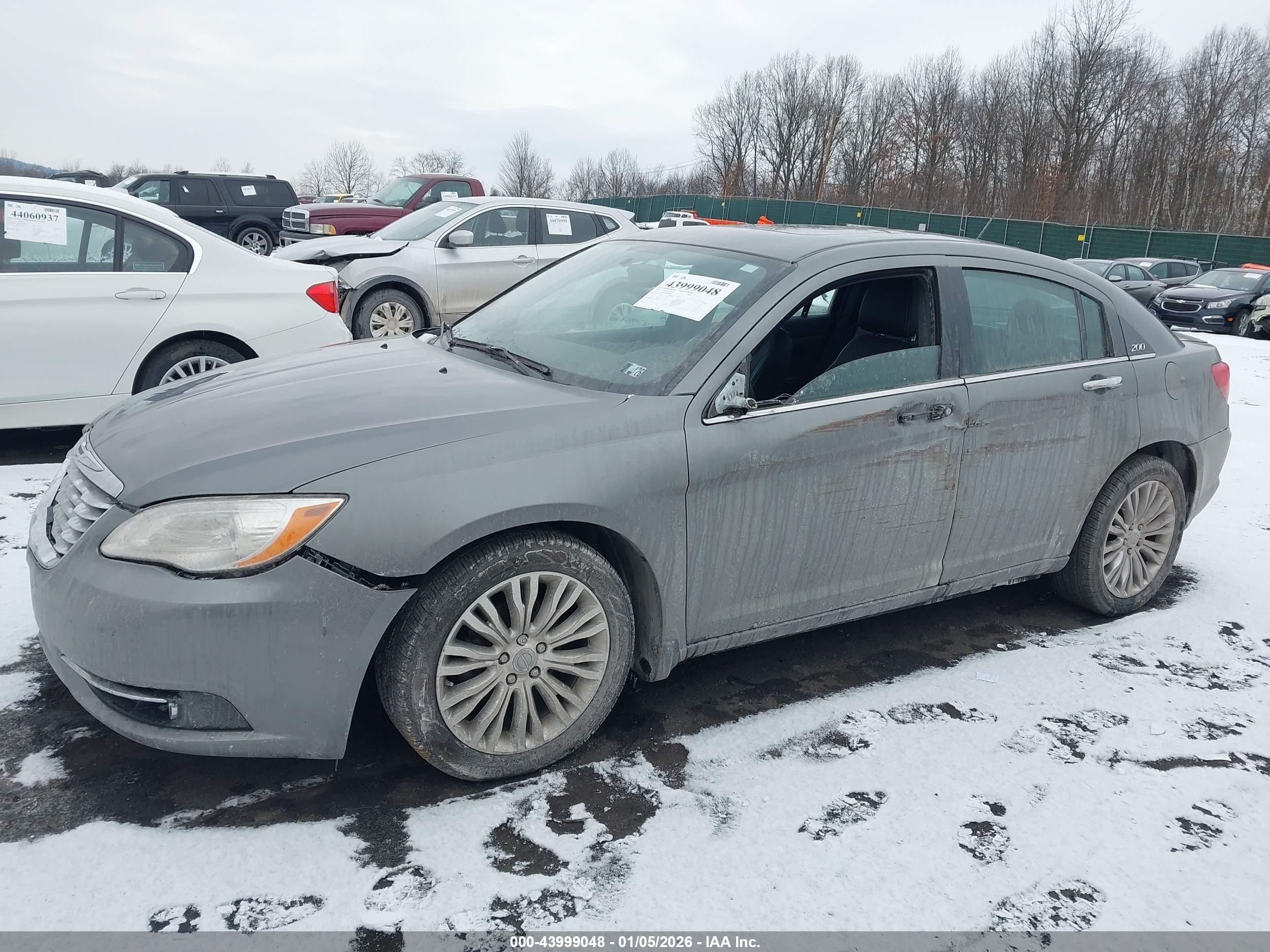 CHRYSLER 200 image 6