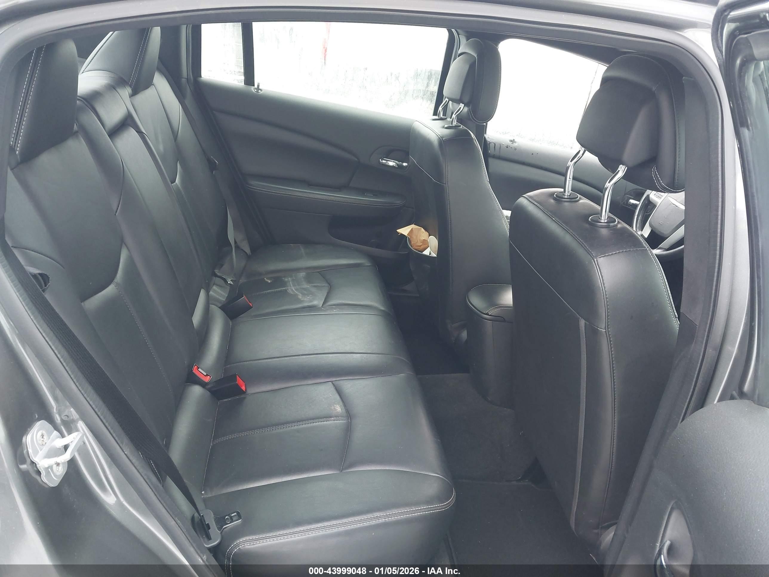 CHRYSLER 200 image 8