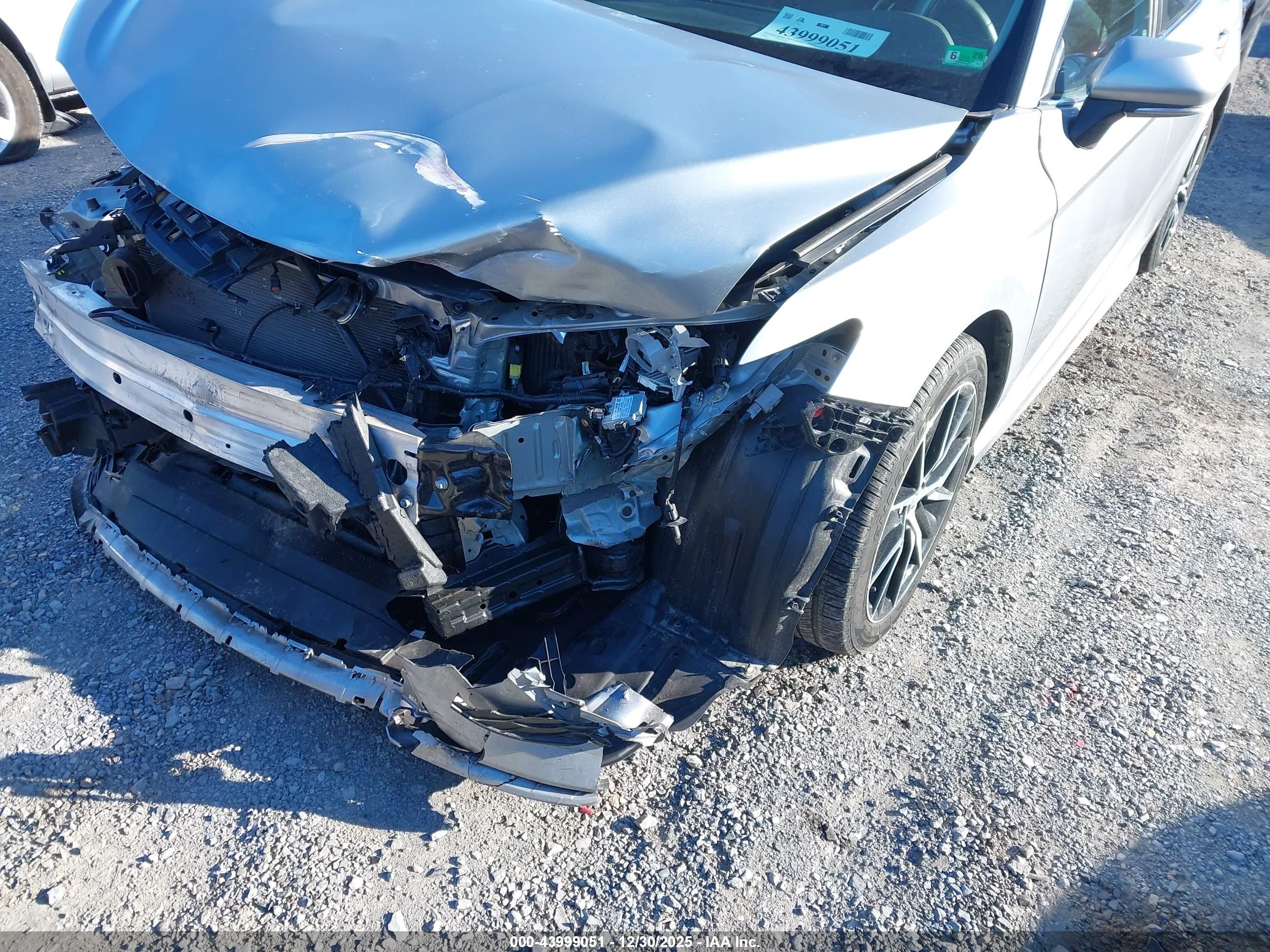 TOYOTA CAMRY image 6