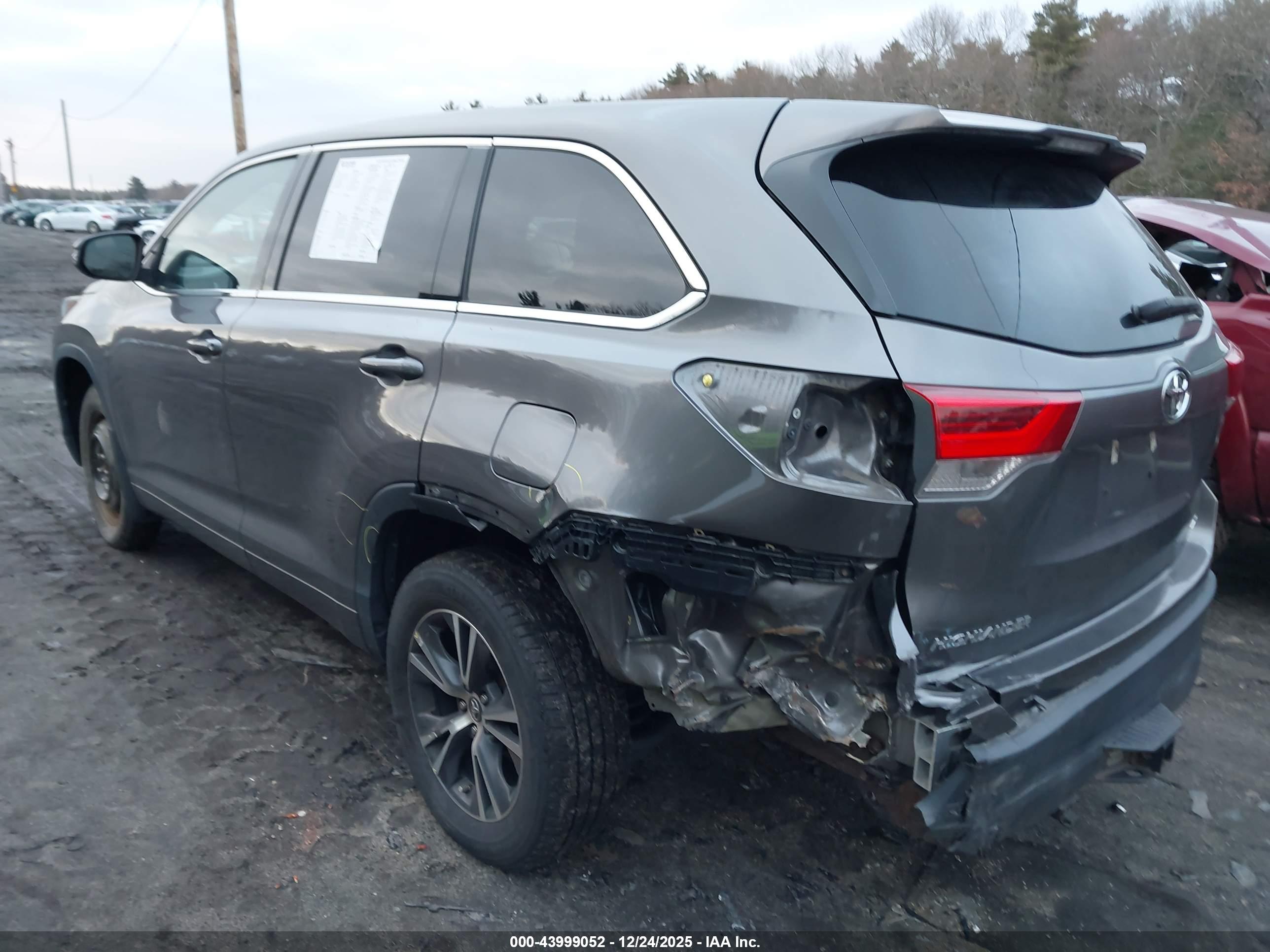 TOYOTA HIGHLANDER image 3
