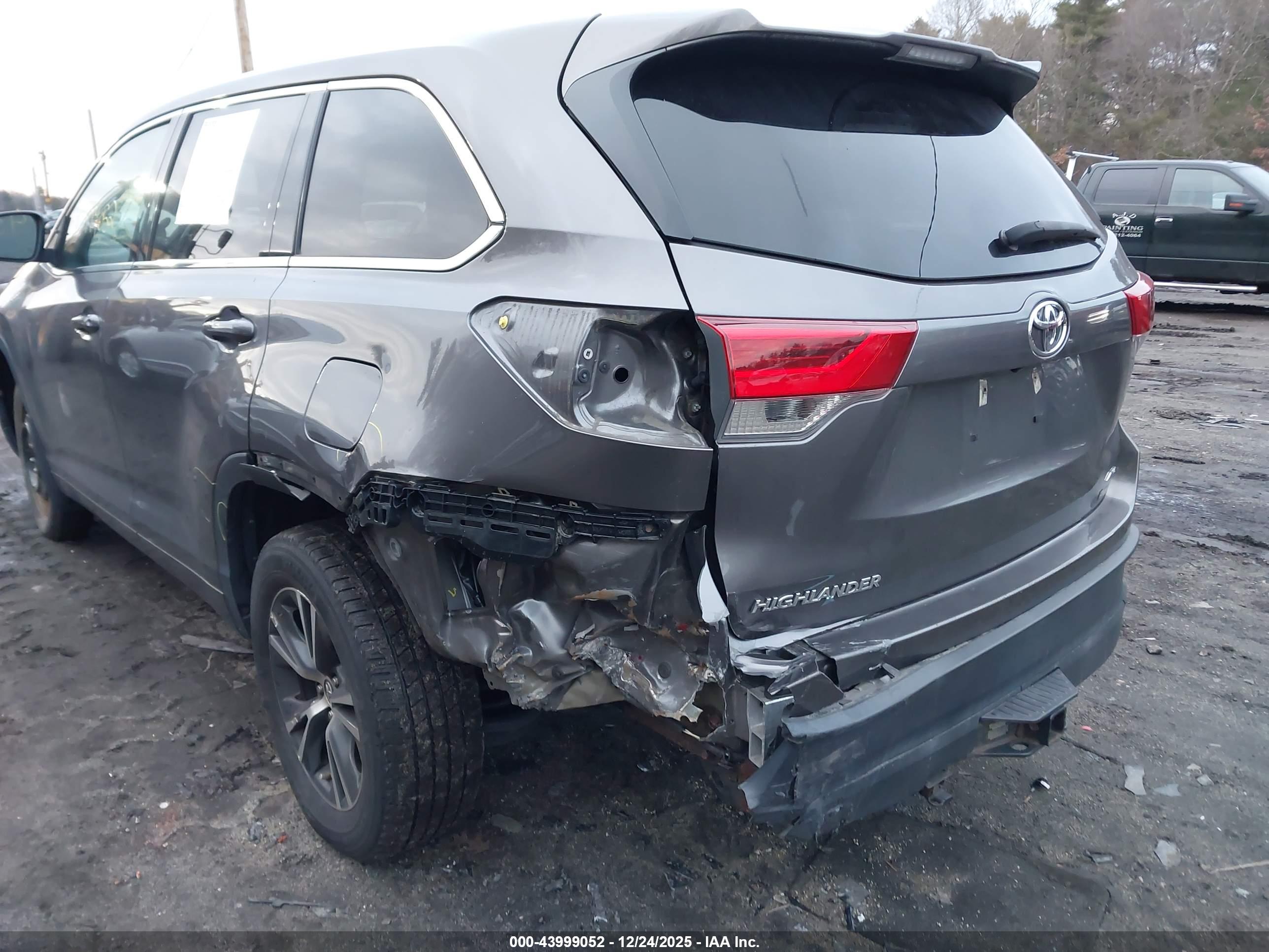 TOYOTA HIGHLANDER image 6