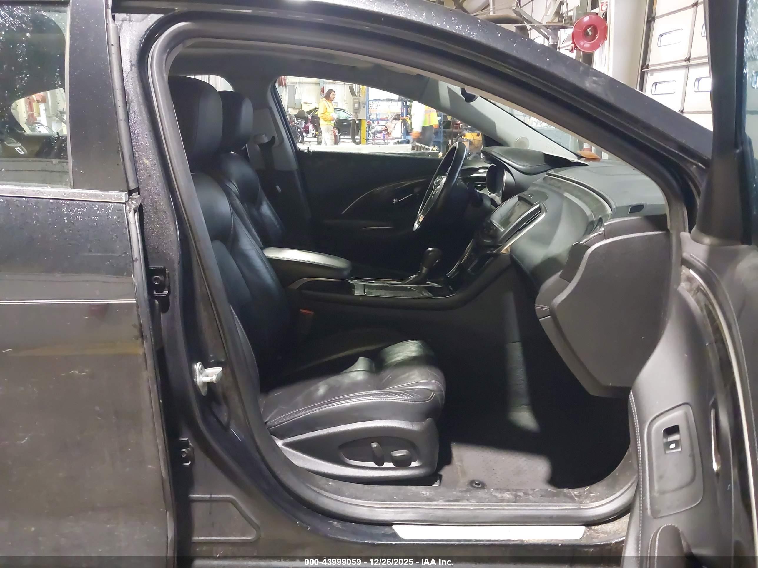 BUICK LACROSSE image 5