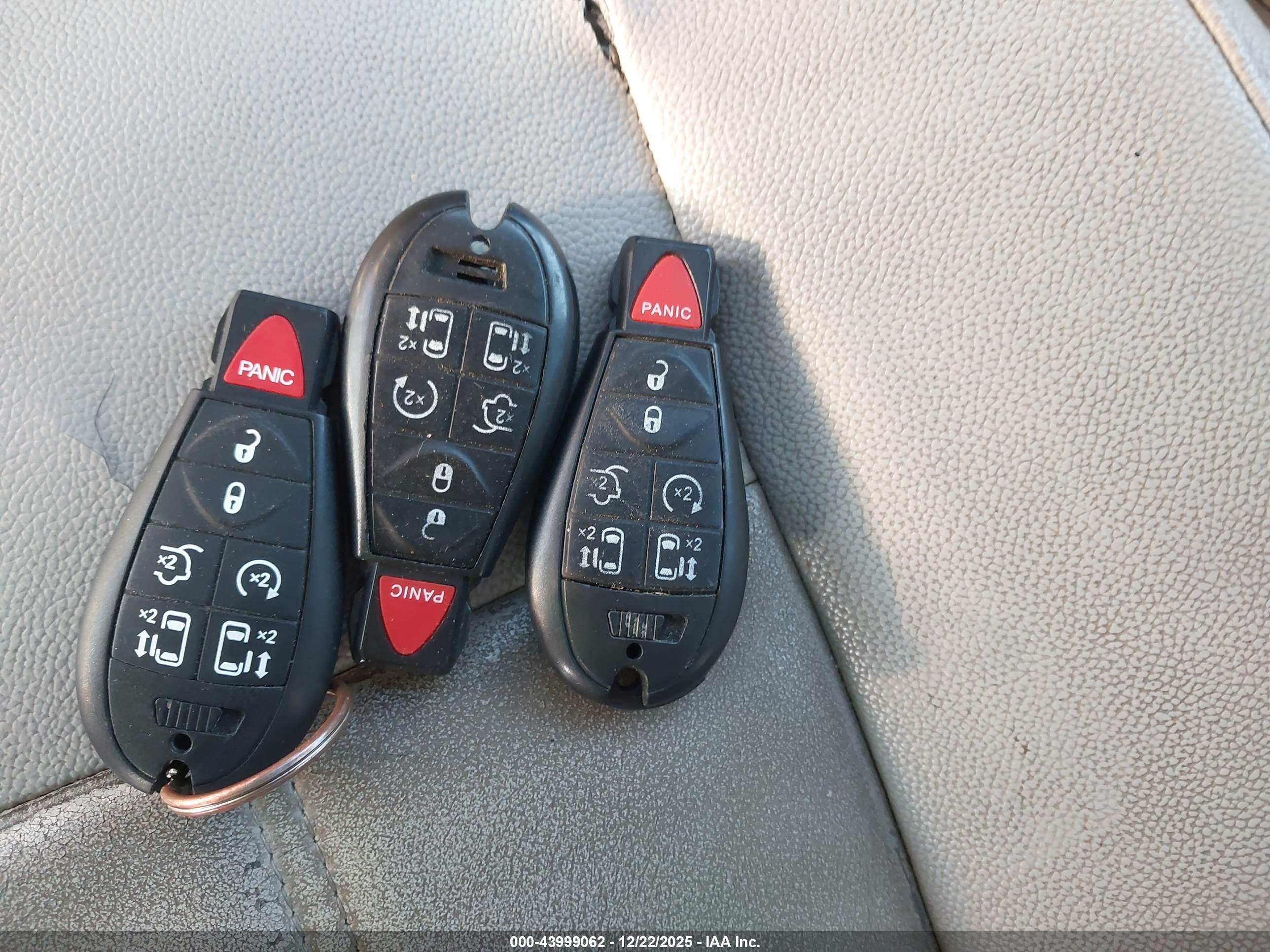 CHRYSLER TOWN image 11