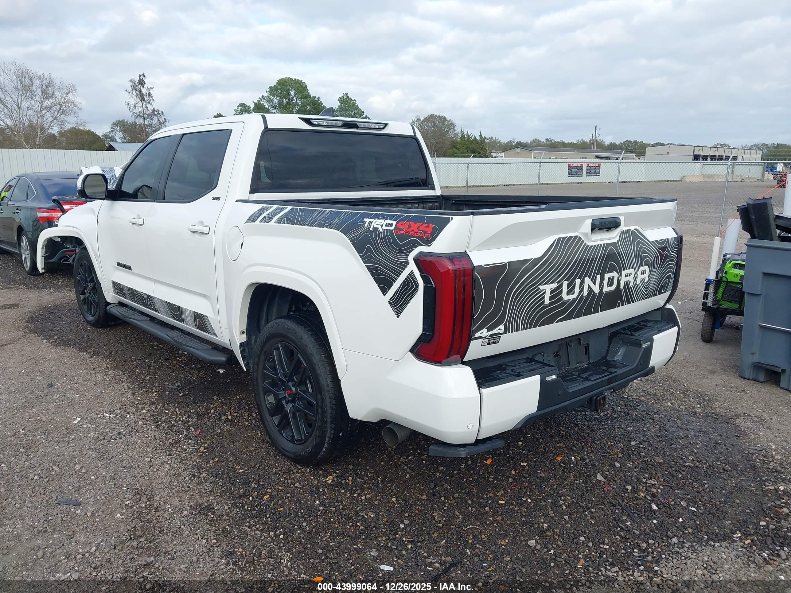 TOYOTA TUNDRA image 3