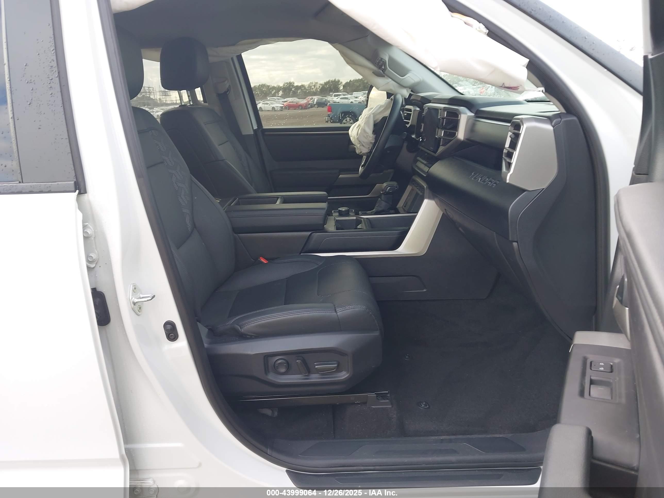 TOYOTA TUNDRA image 5