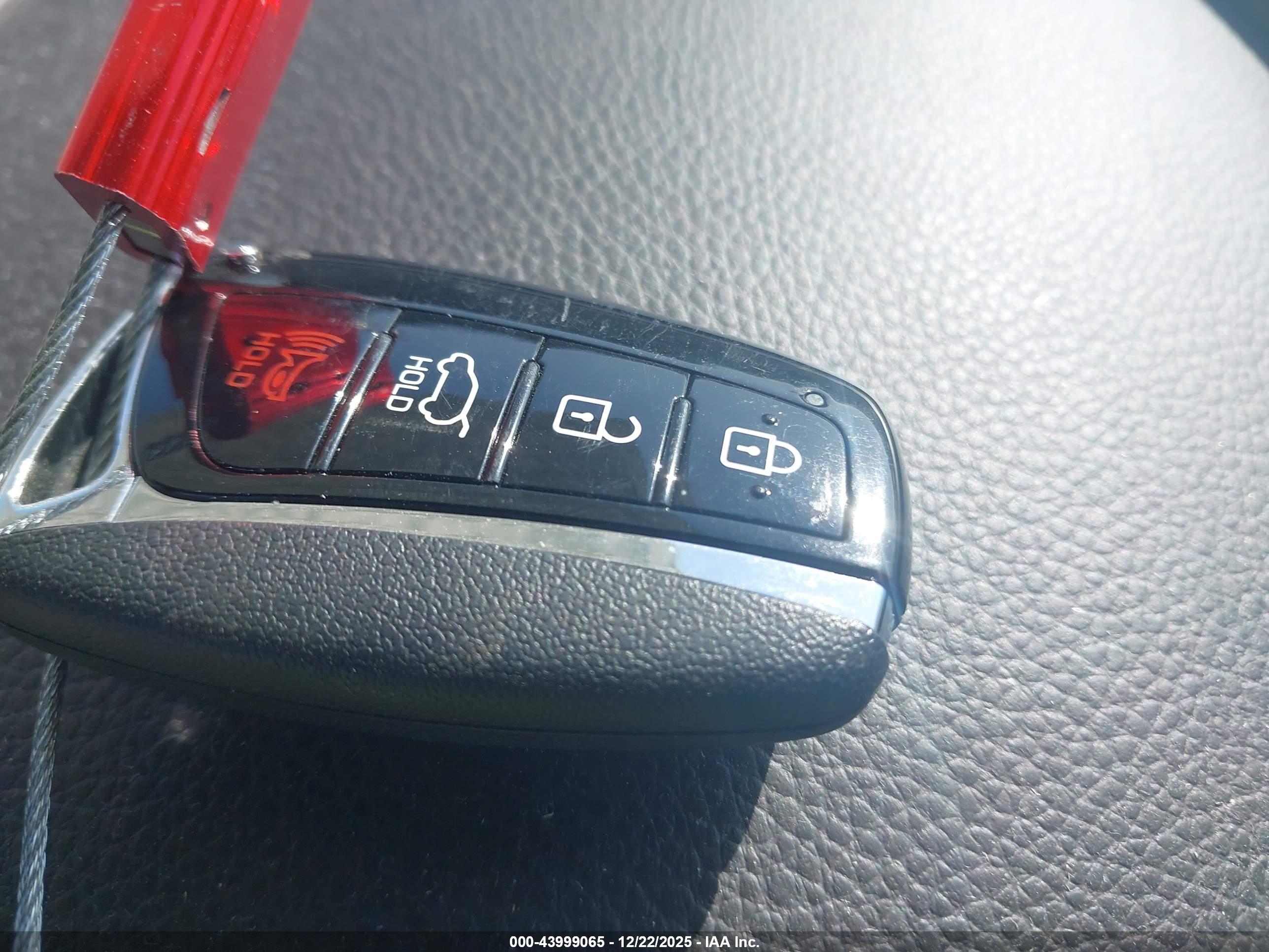 HYUNDAI SANTA image 11