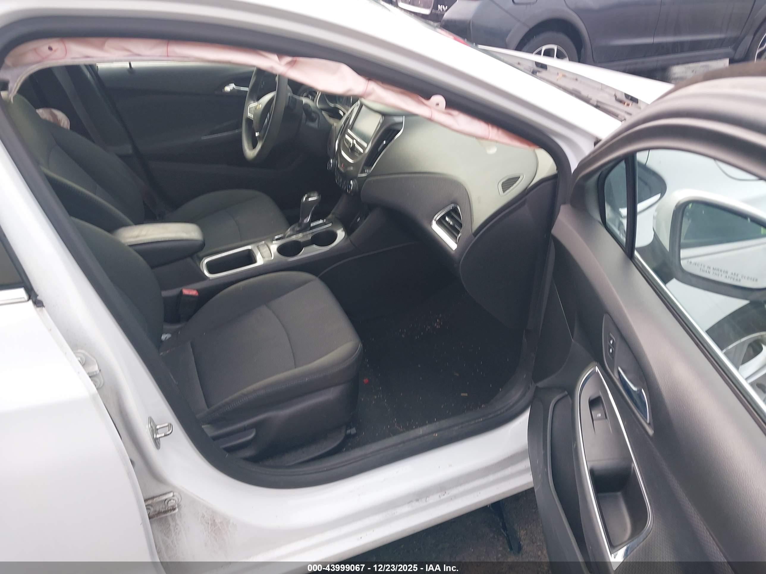 CHEVROLET CRUZE image 5
