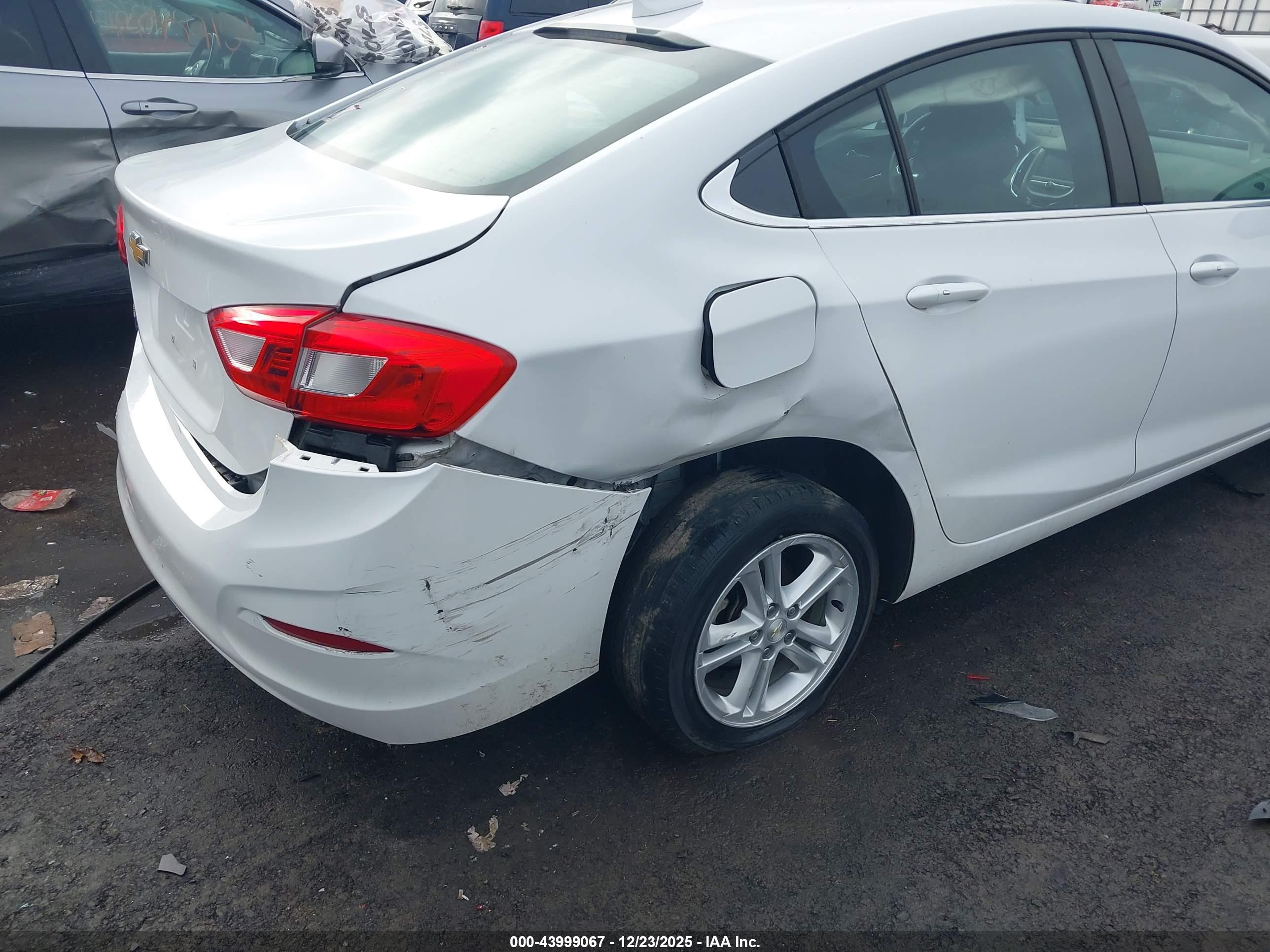 CHEVROLET CRUZE image 6