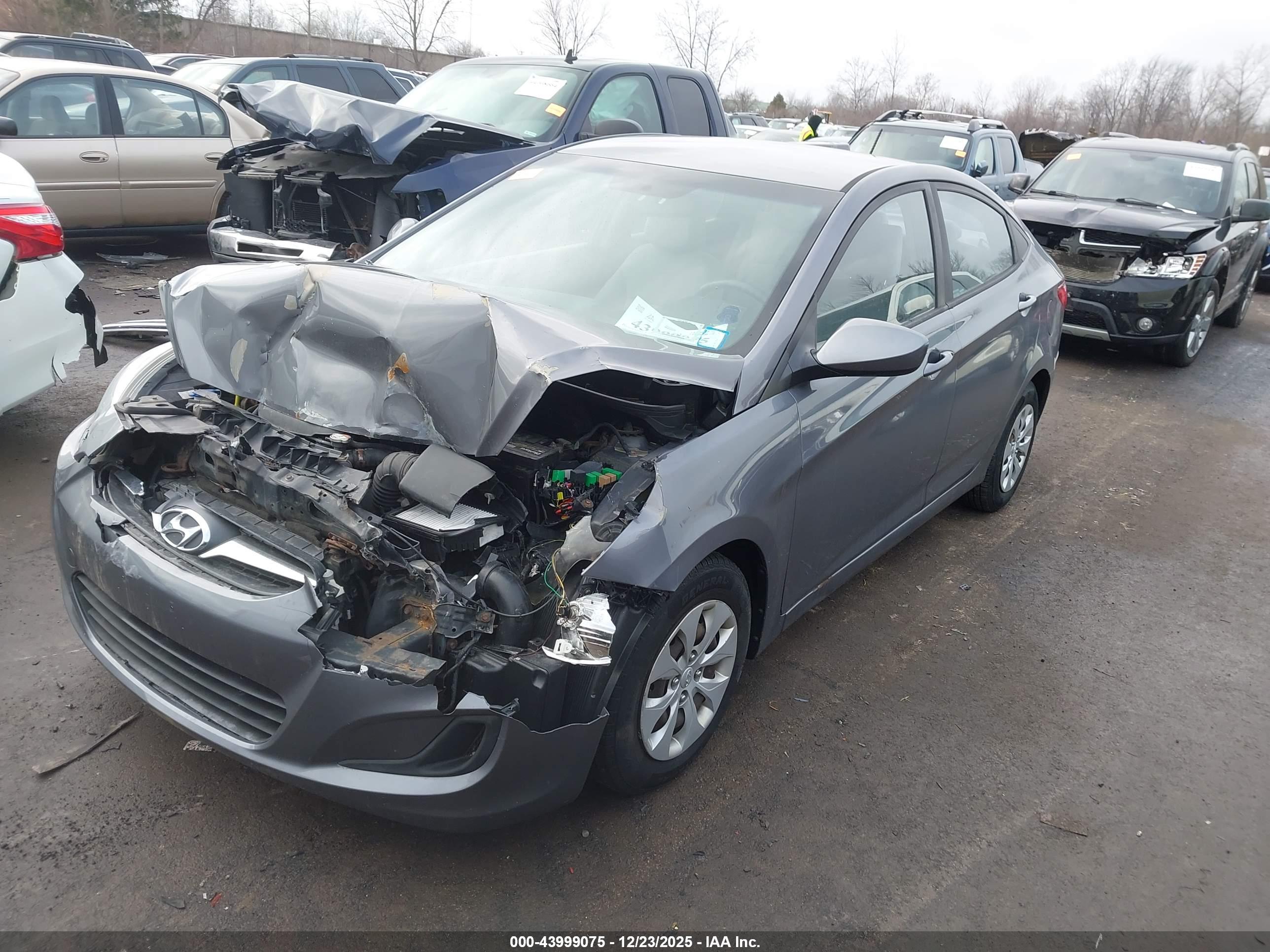 HYUNDAI ACCENT image 2