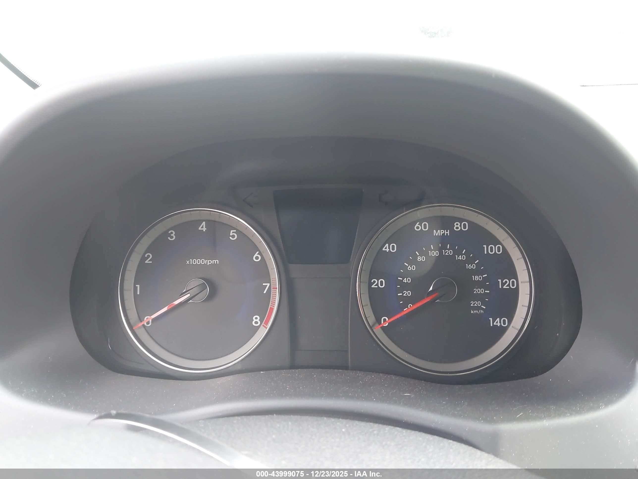 HYUNDAI ACCENT image 7