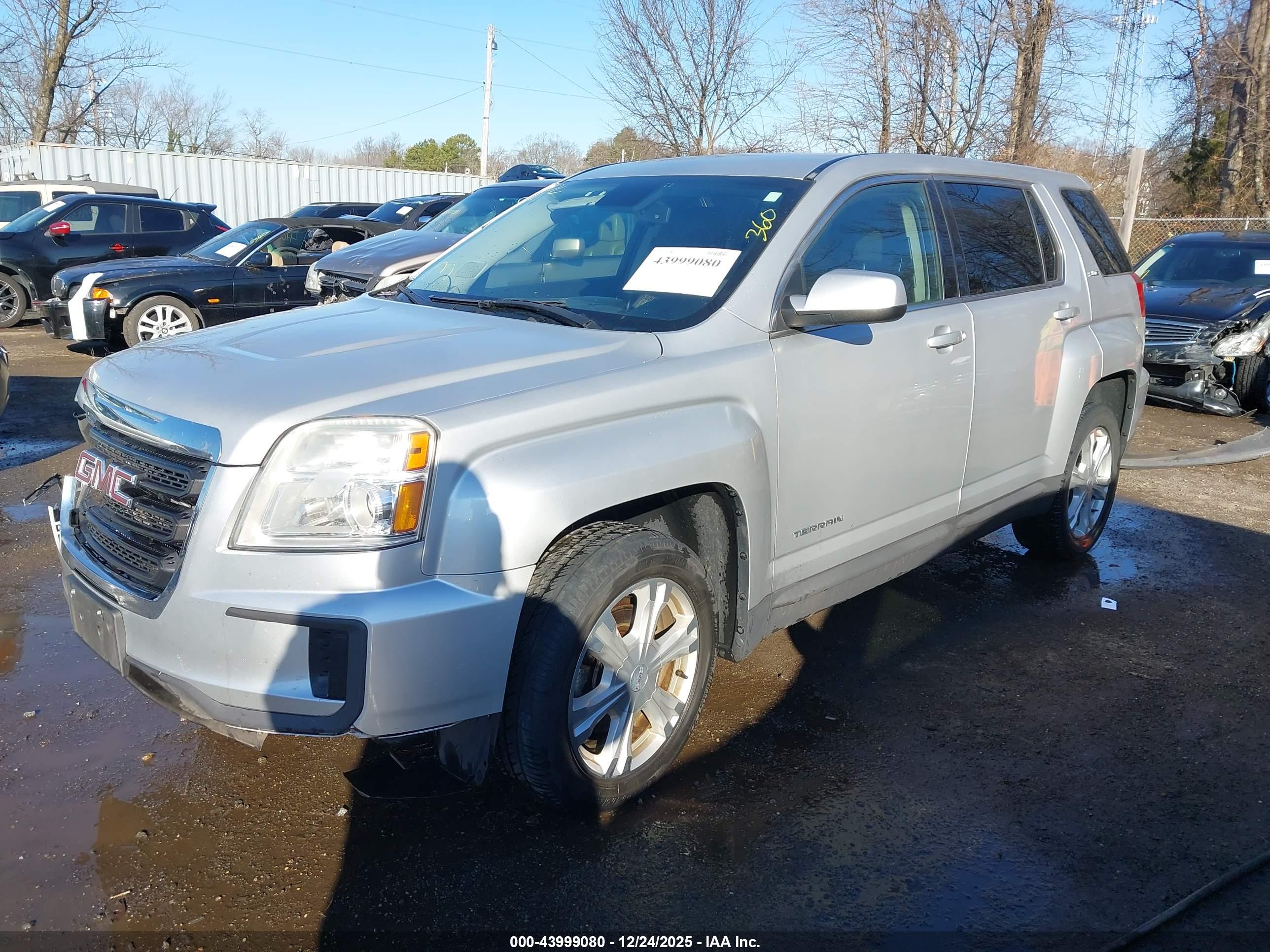 GMC TERRAIN image 2