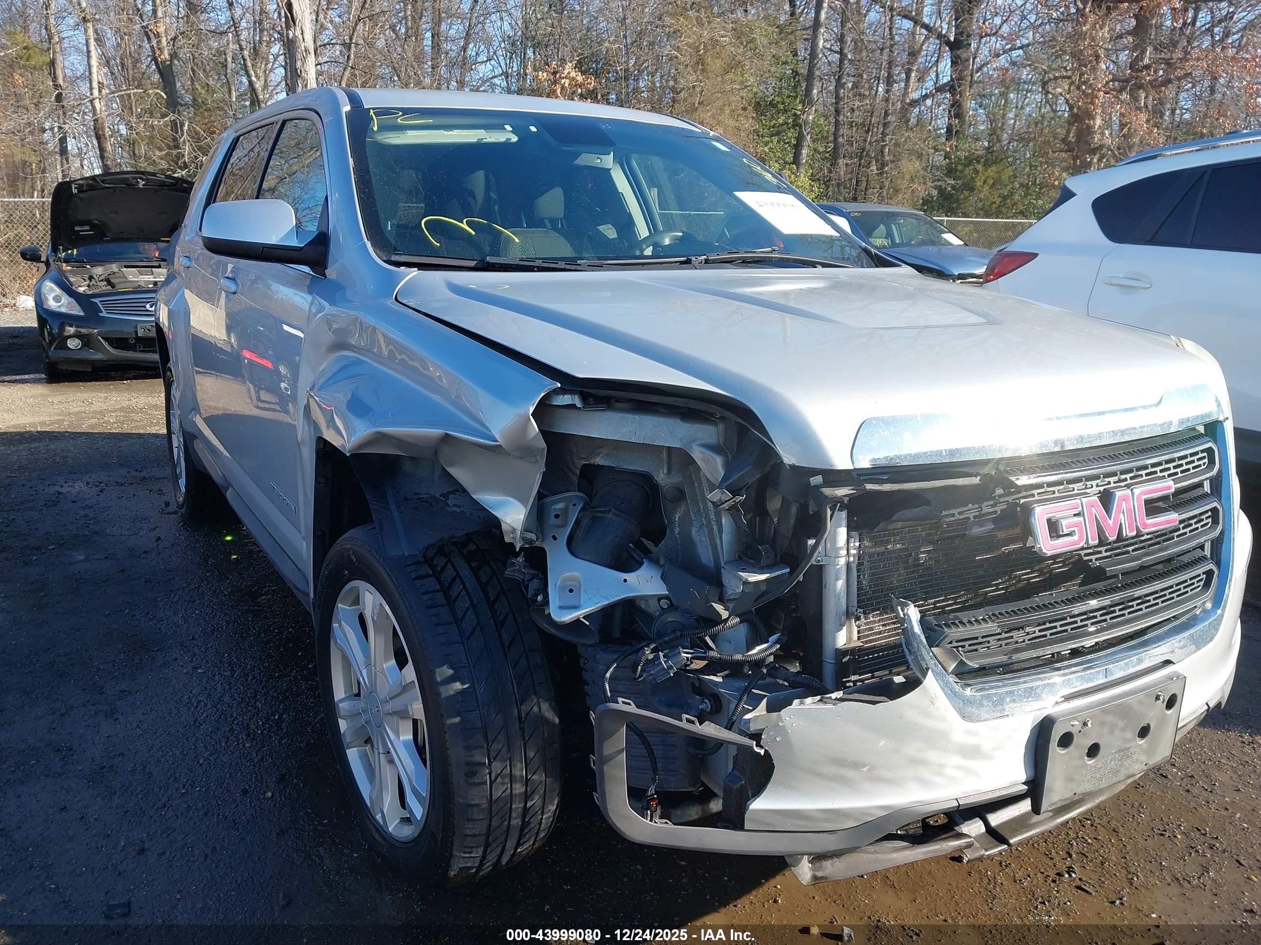 GMC TERRAIN image 6