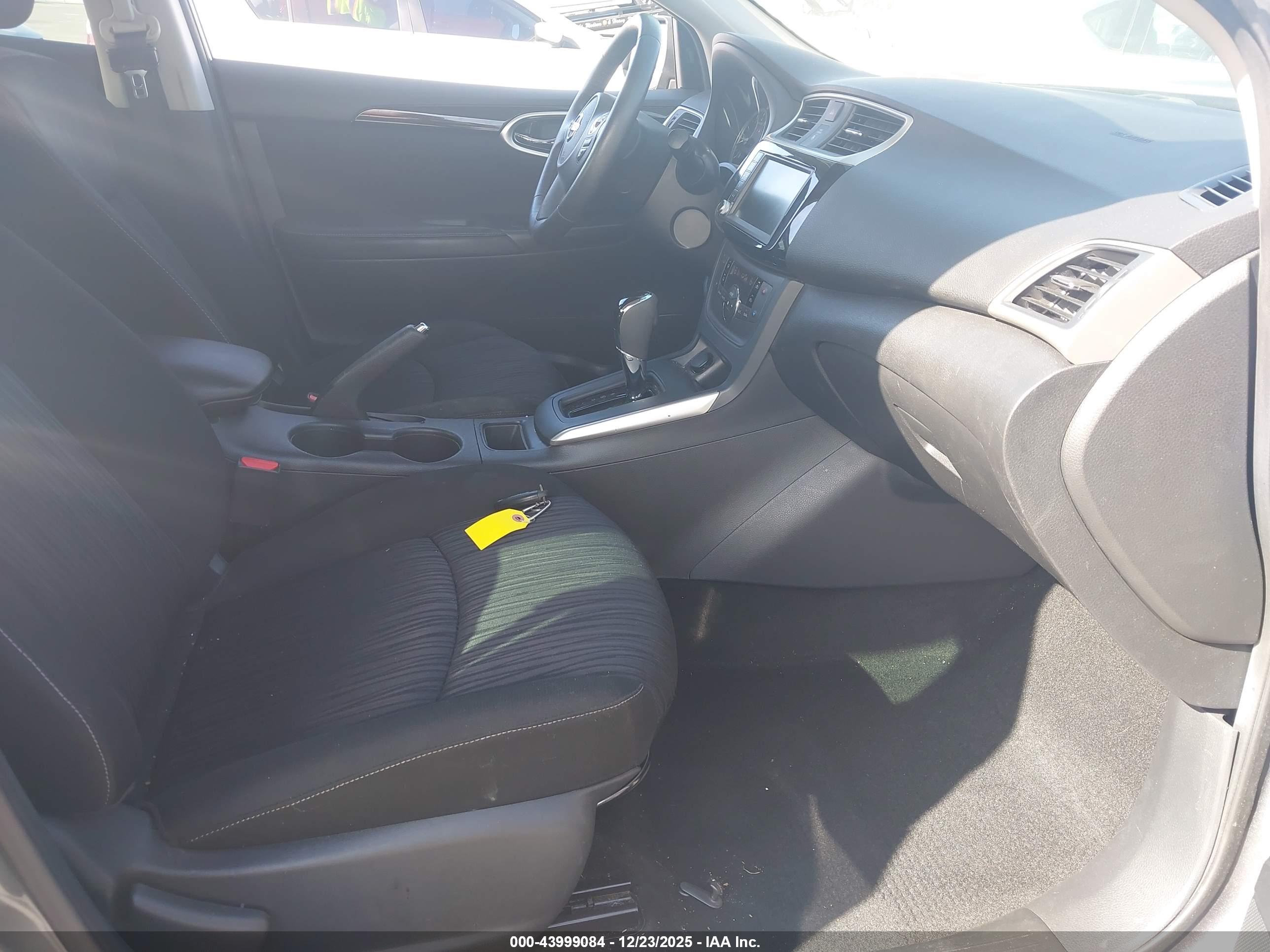 NISSAN SENTRA image 5