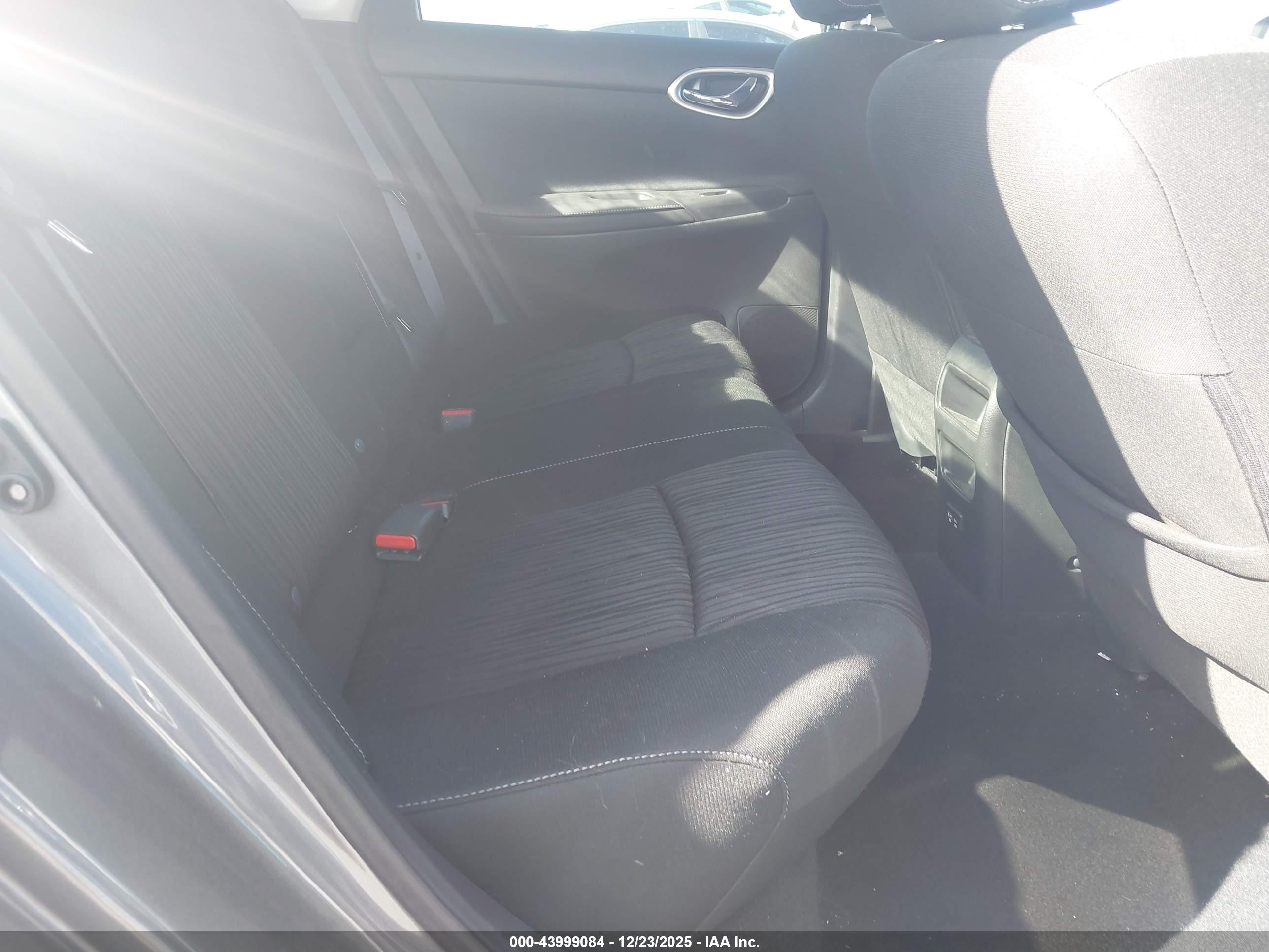 NISSAN SENTRA image 8
