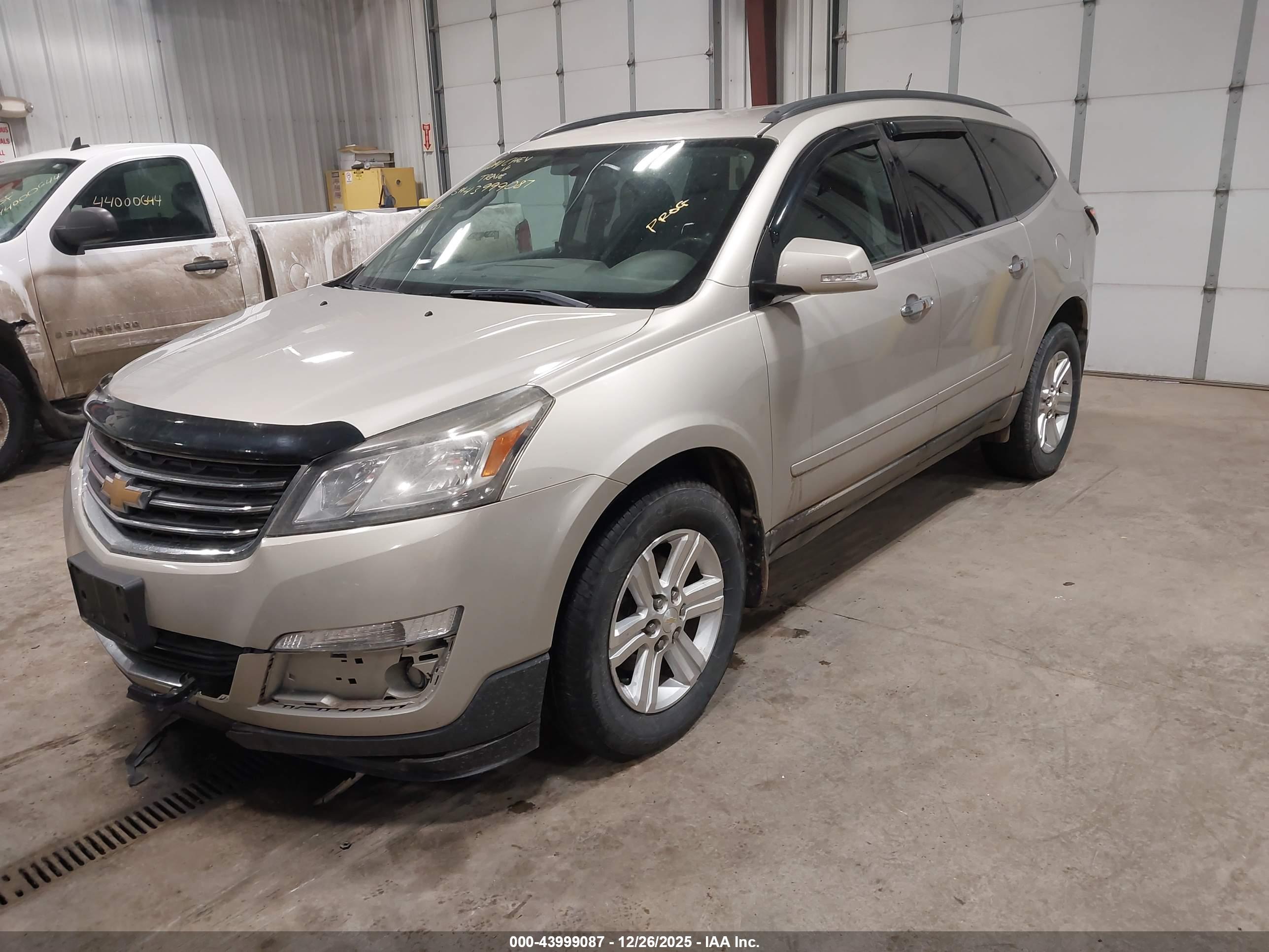 CHEVROLET TRAVERSE image 2