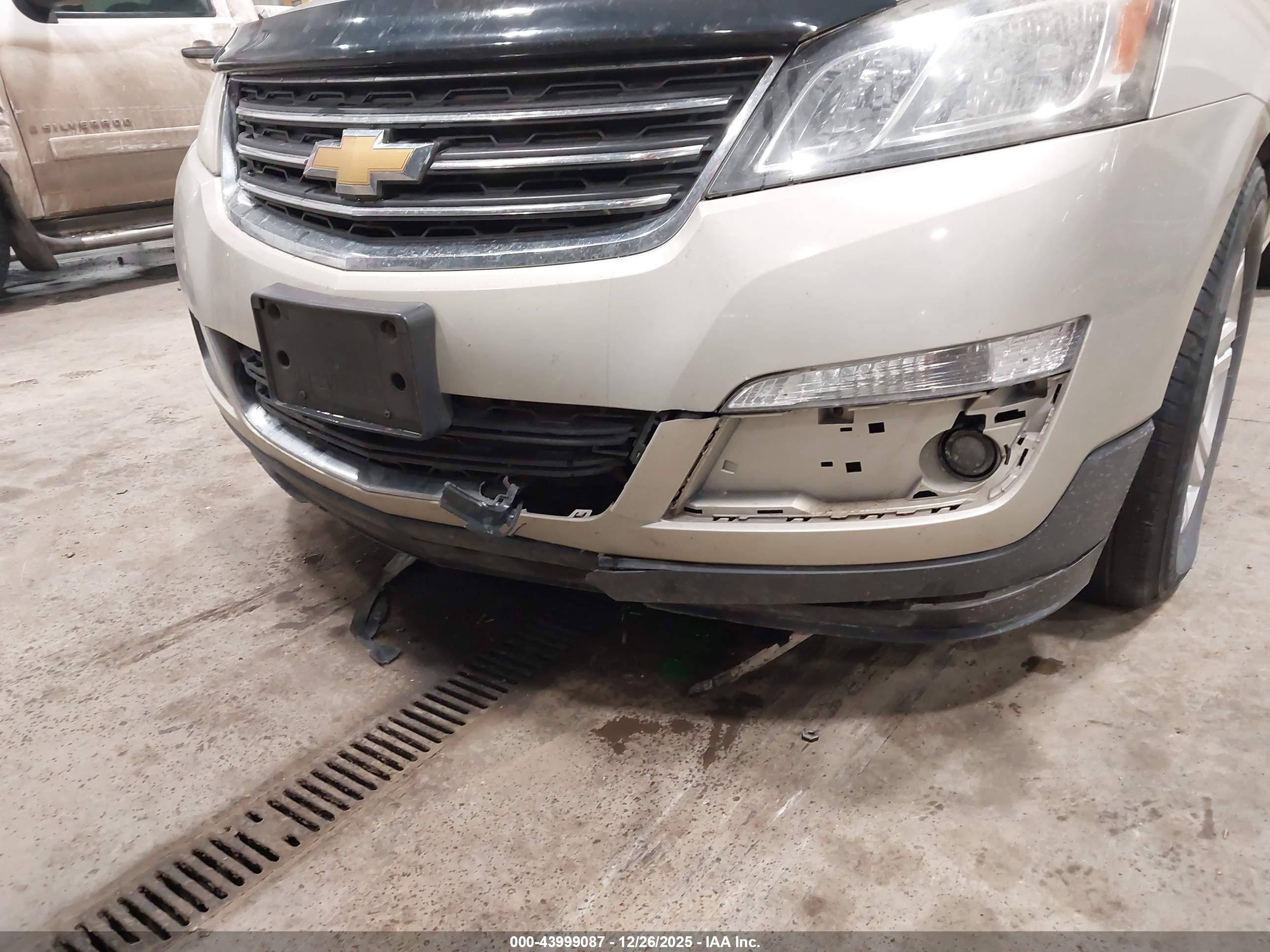 CHEVROLET TRAVERSE image 6