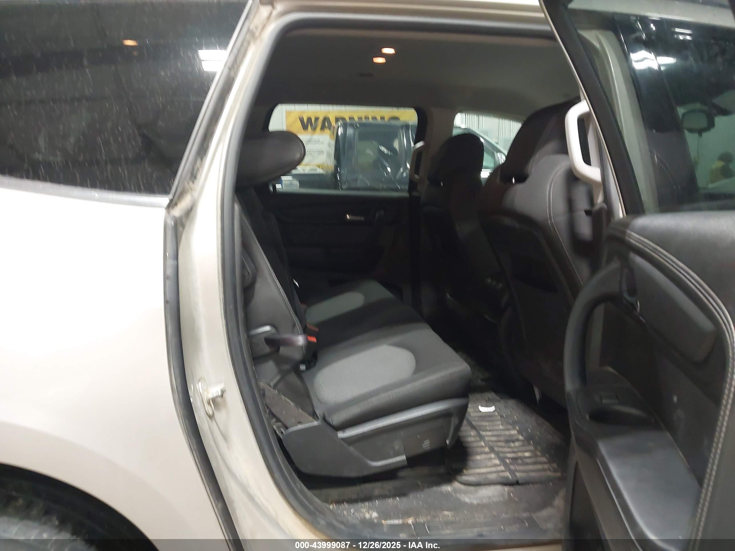 CHEVROLET TRAVERSE image 8