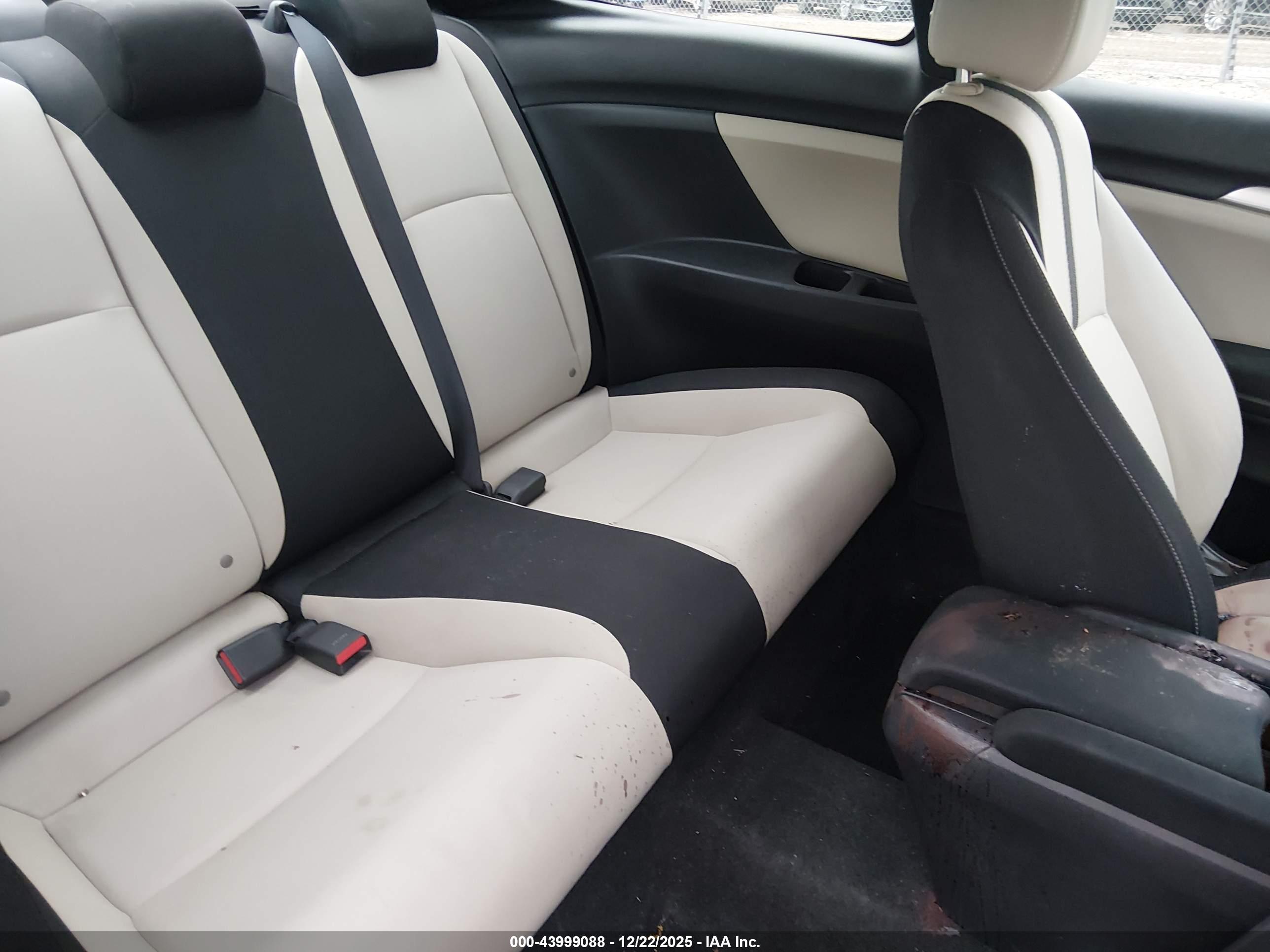 HONDA CIVIC image 8