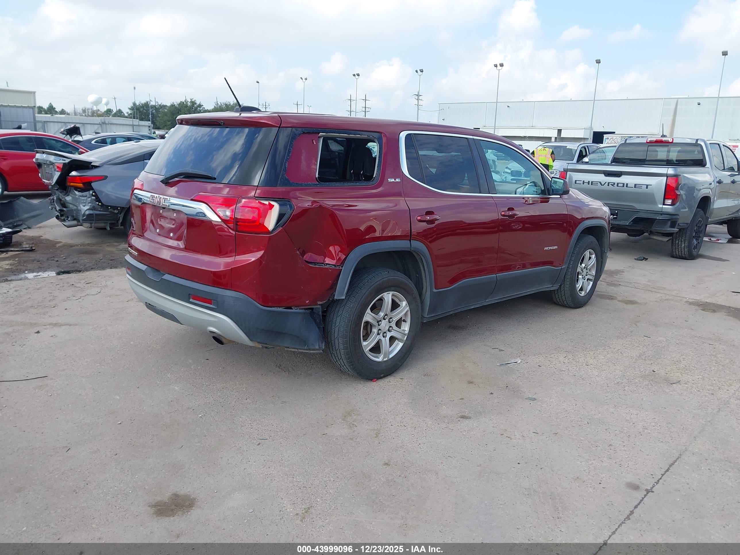 GMC ACADIA image 4
