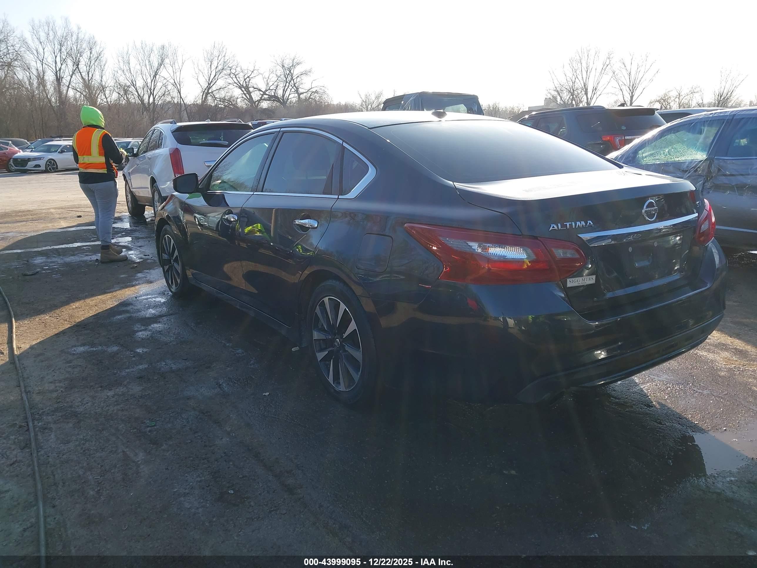 NISSAN ALTIMA image 3