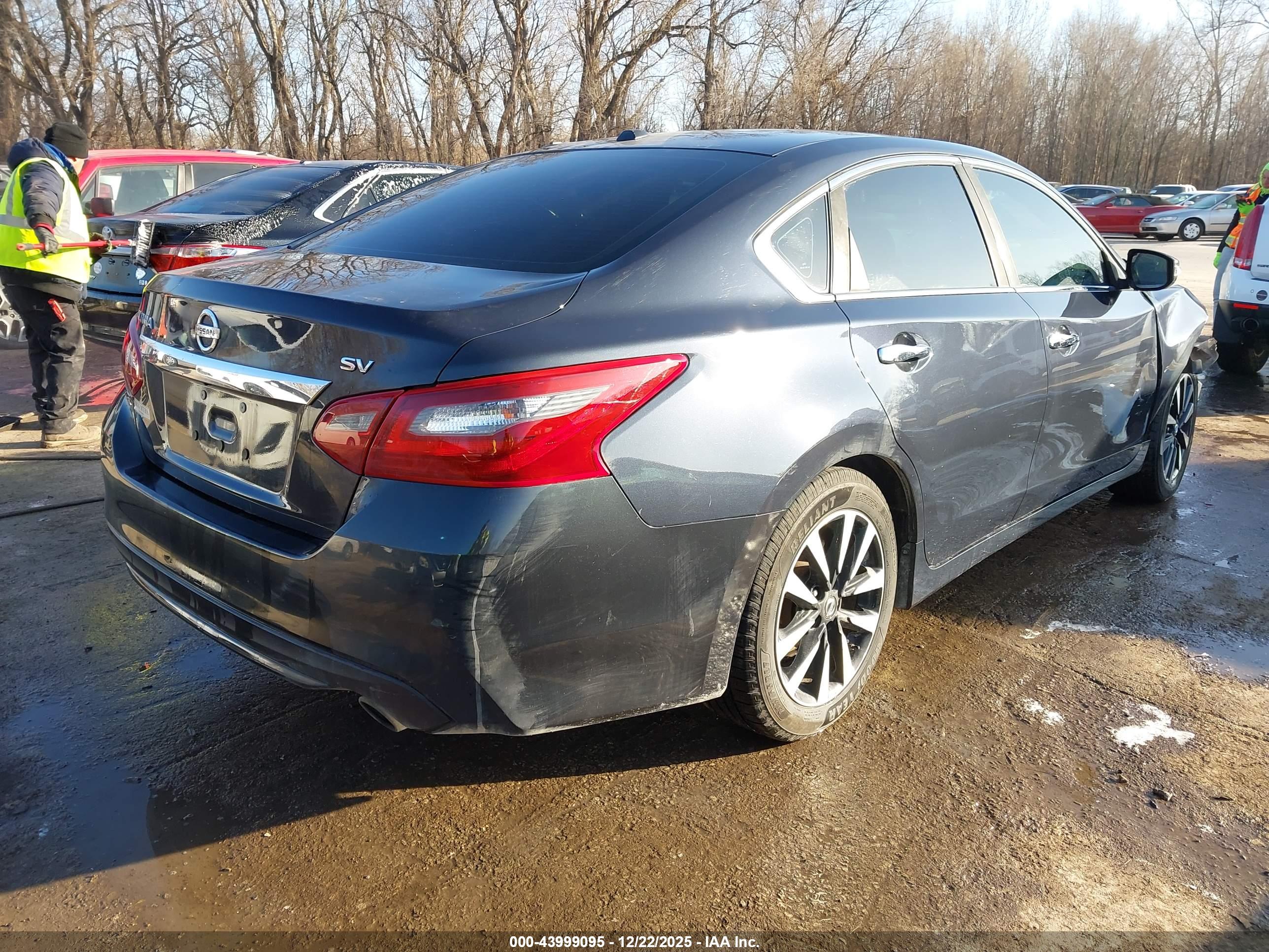 NISSAN ALTIMA image 4
