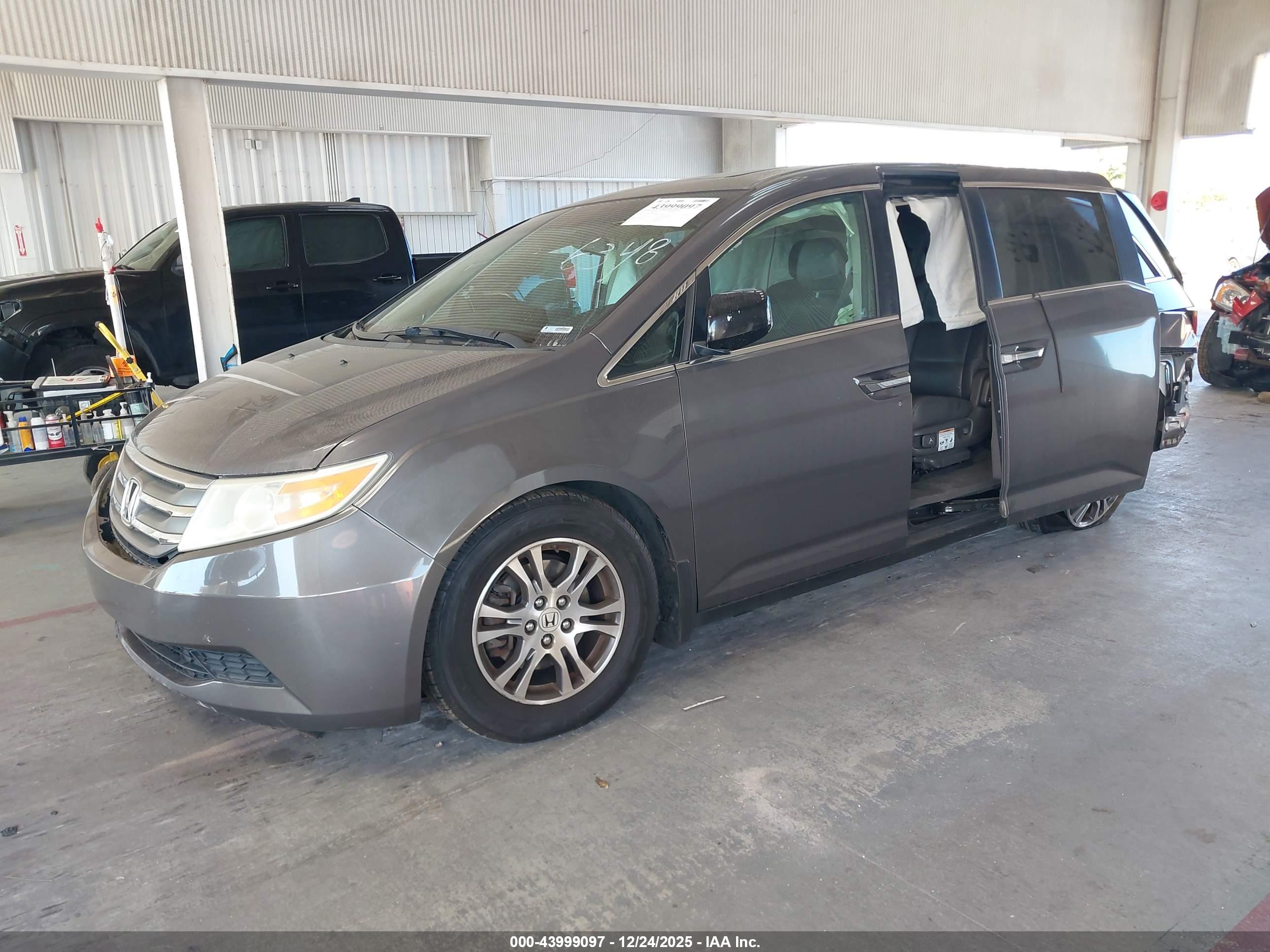 HONDA ODYSSEY image 2