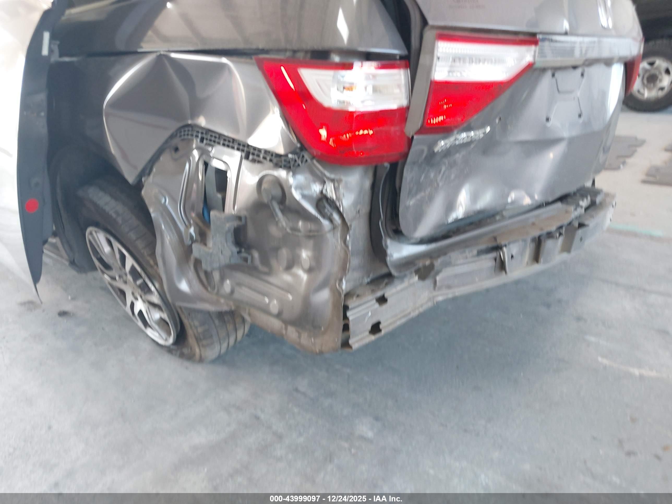 HONDA ODYSSEY image 6
