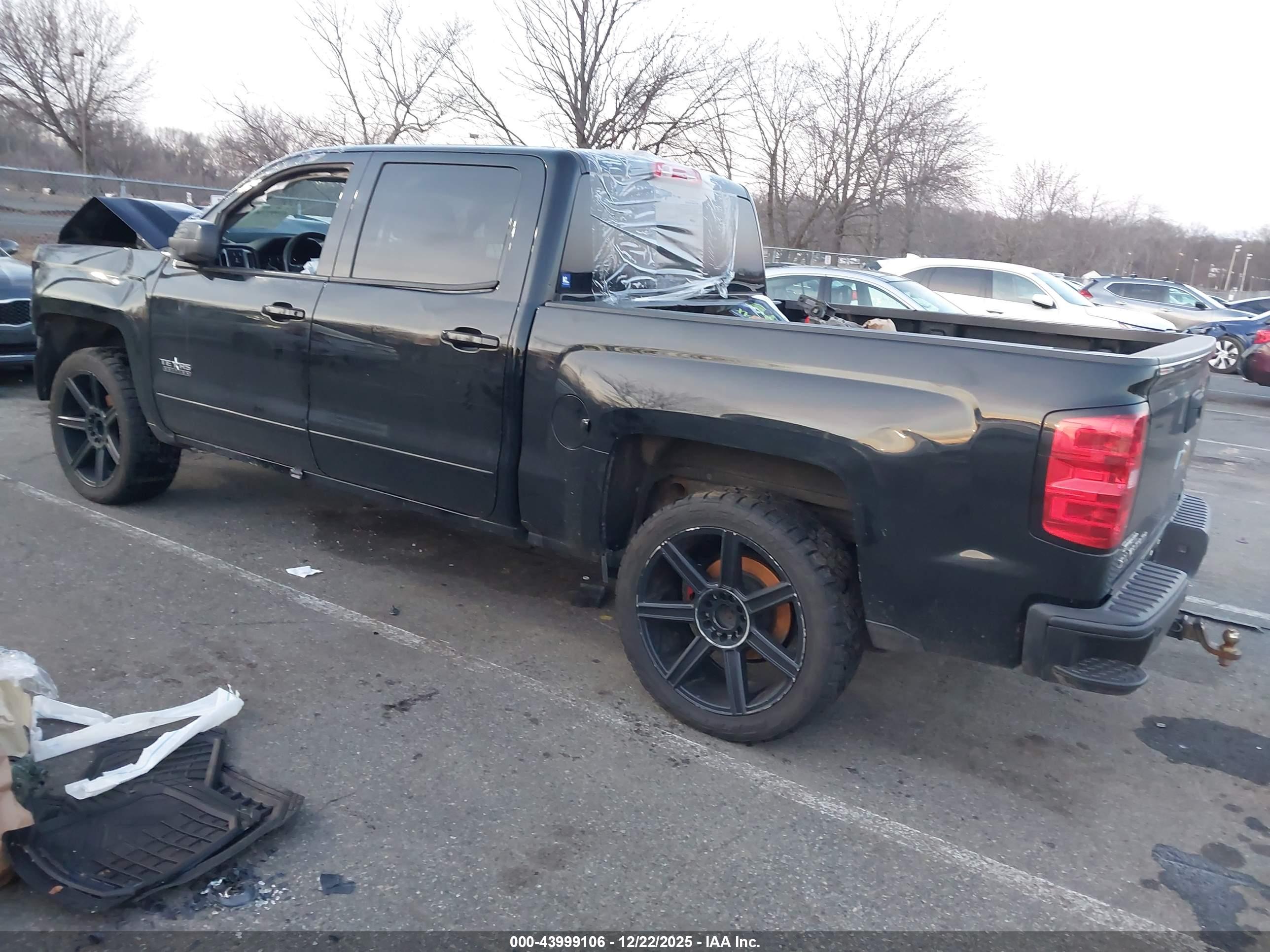 CHEVROLET SILVERADO image 3