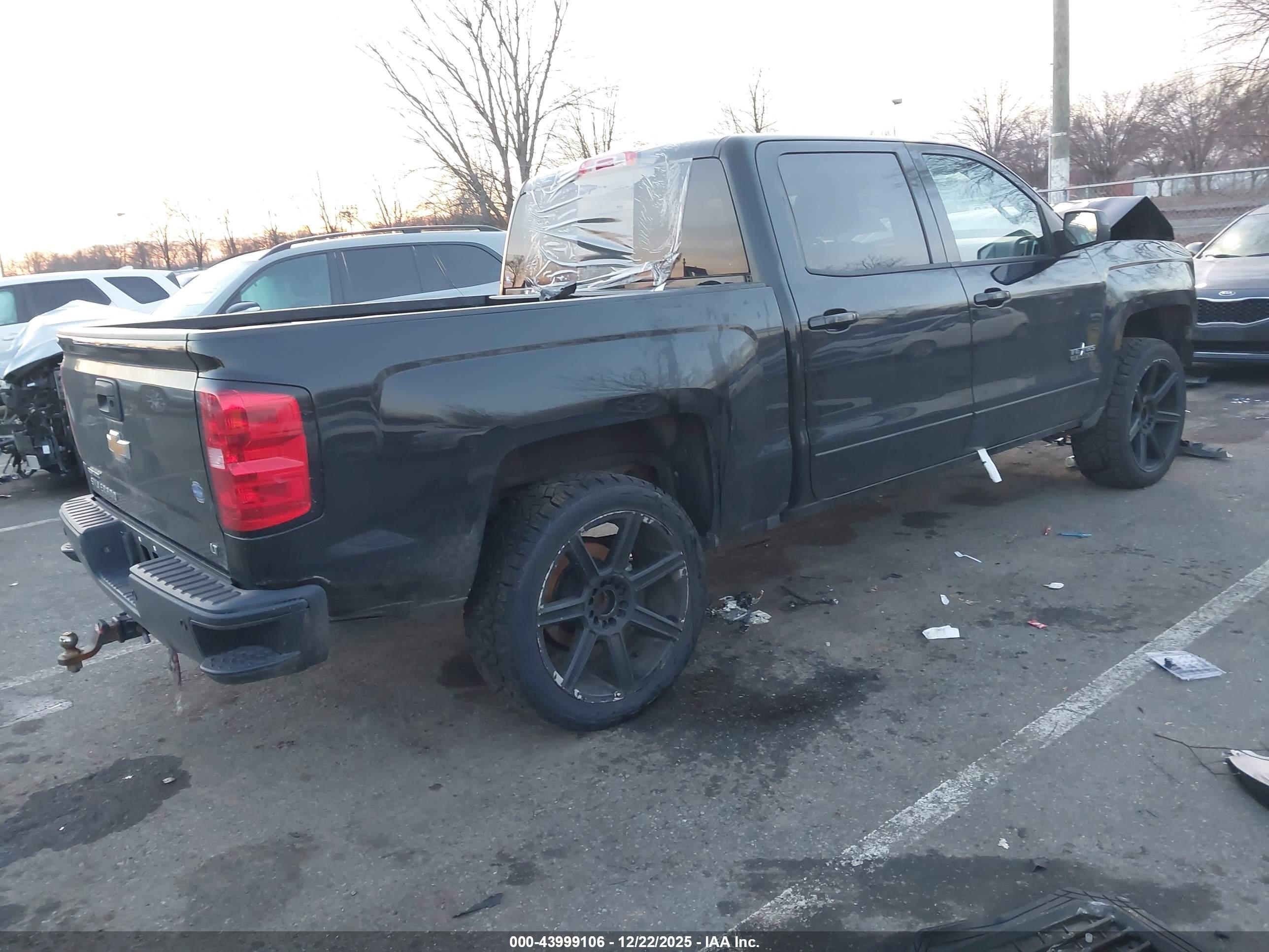 CHEVROLET SILVERADO image 4