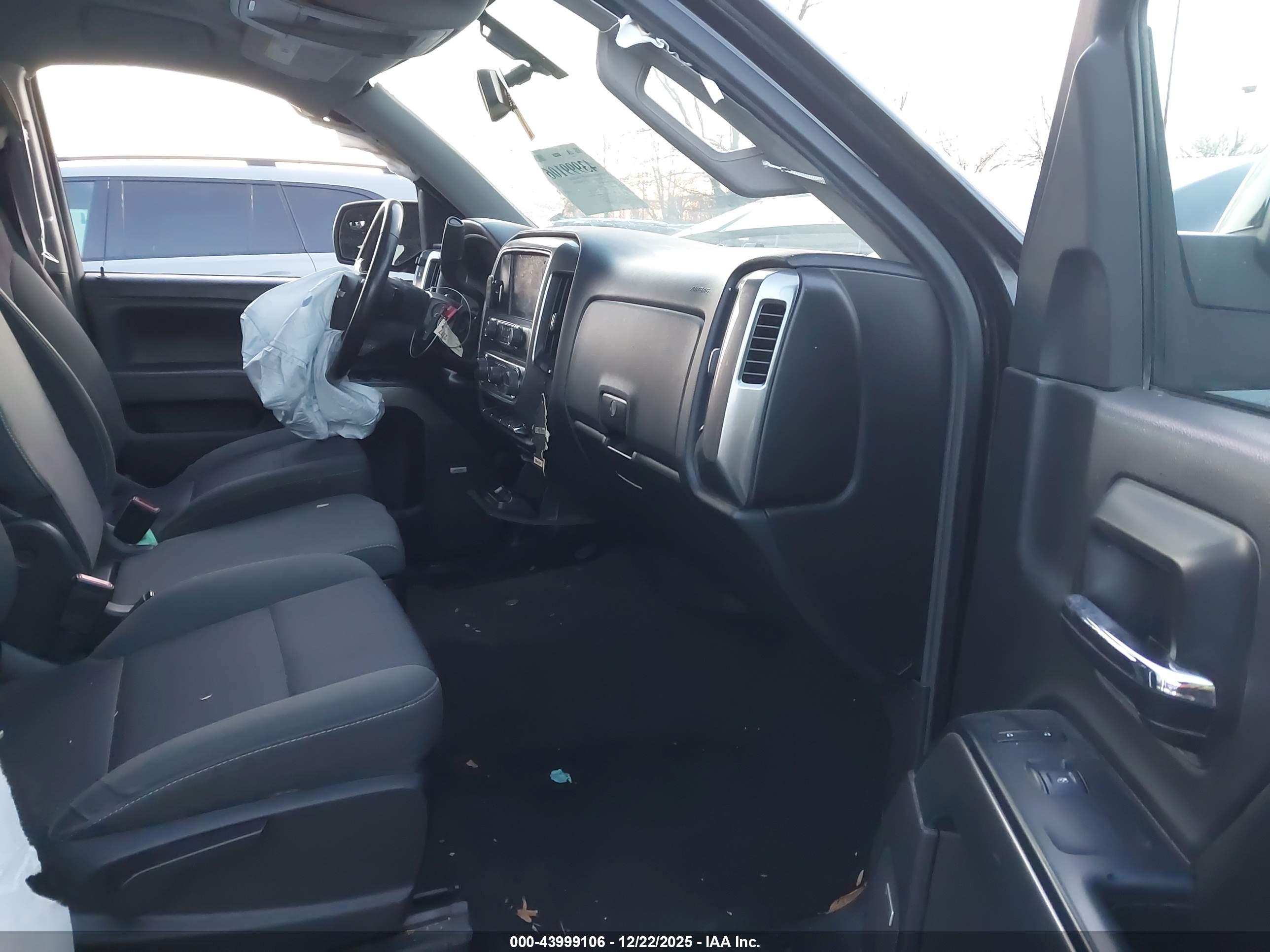 CHEVROLET SILVERADO image 5