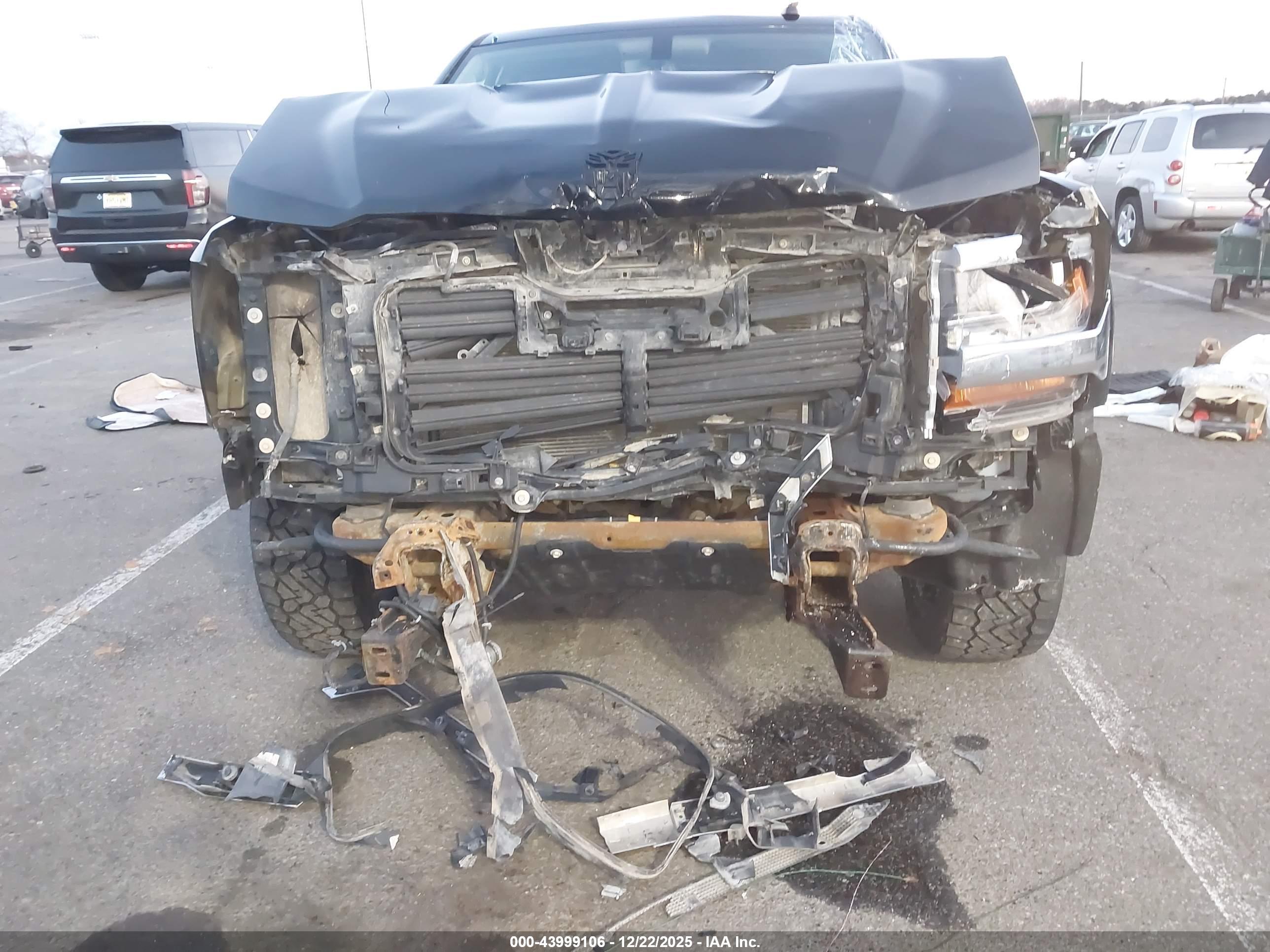 CHEVROLET SILVERADO image 6