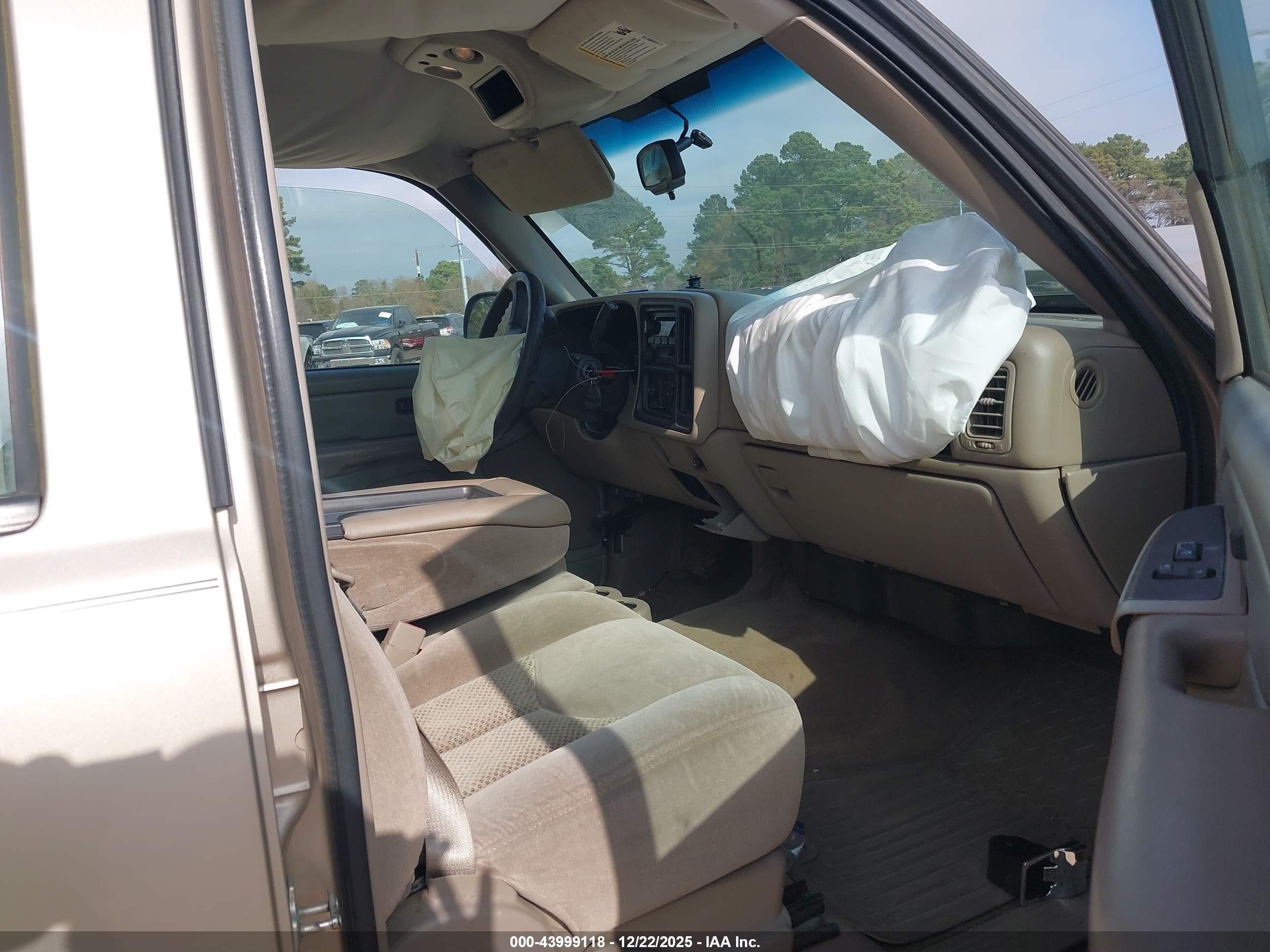 CHEVROLET SILVERADO image 5