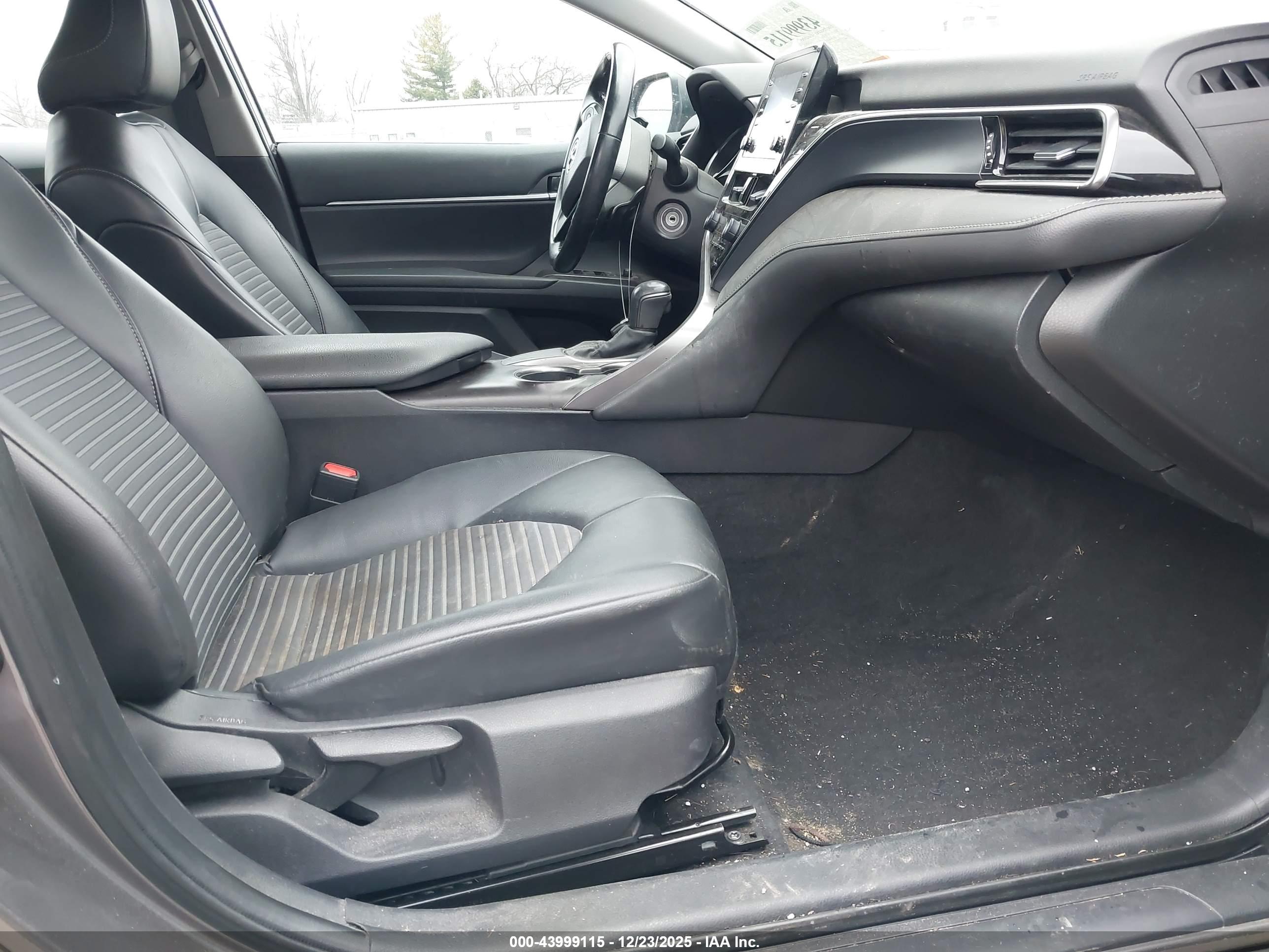 TOYOTA CAMRY image 5