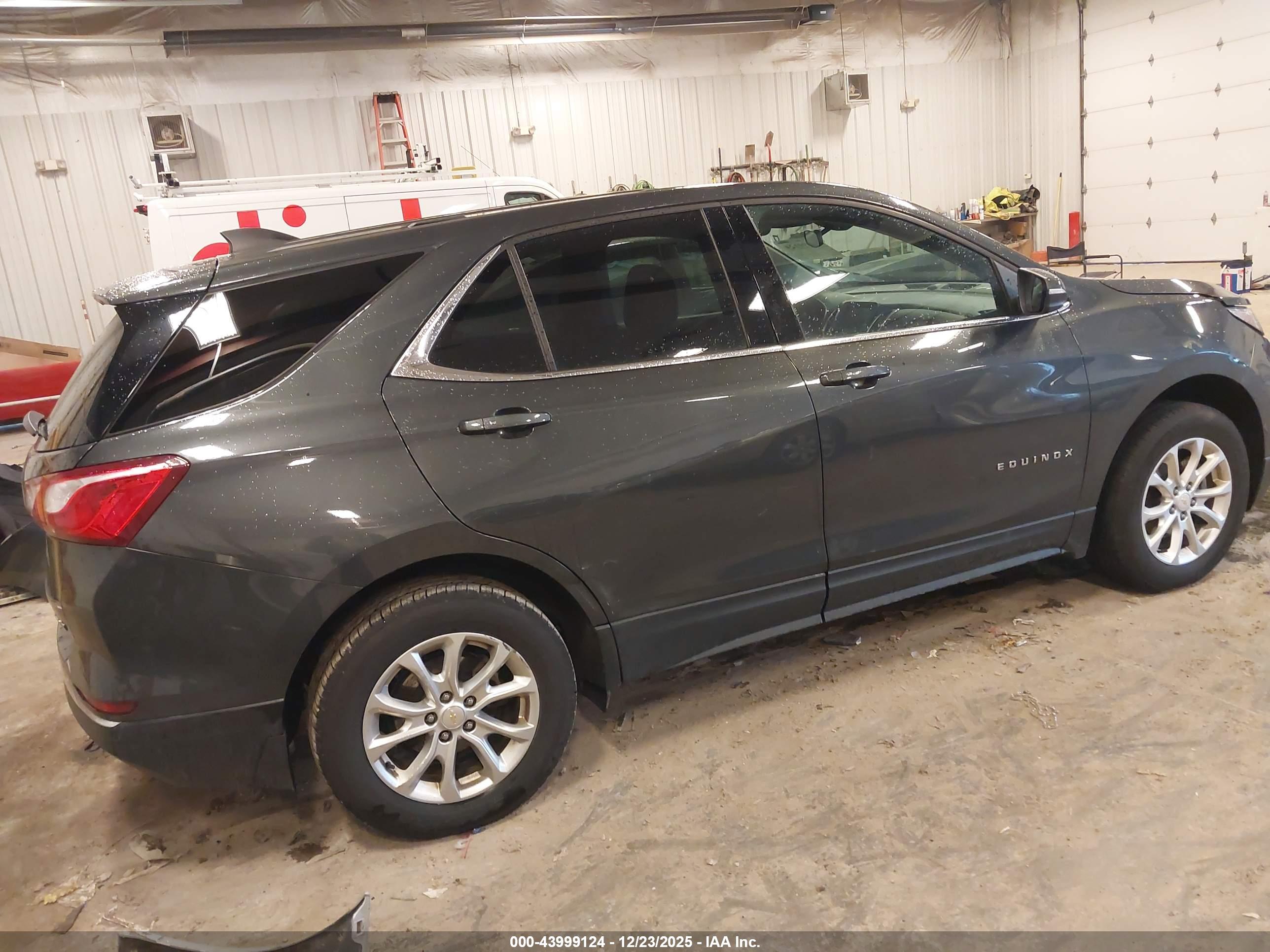 CHEVROLET EQUINOX image 4
