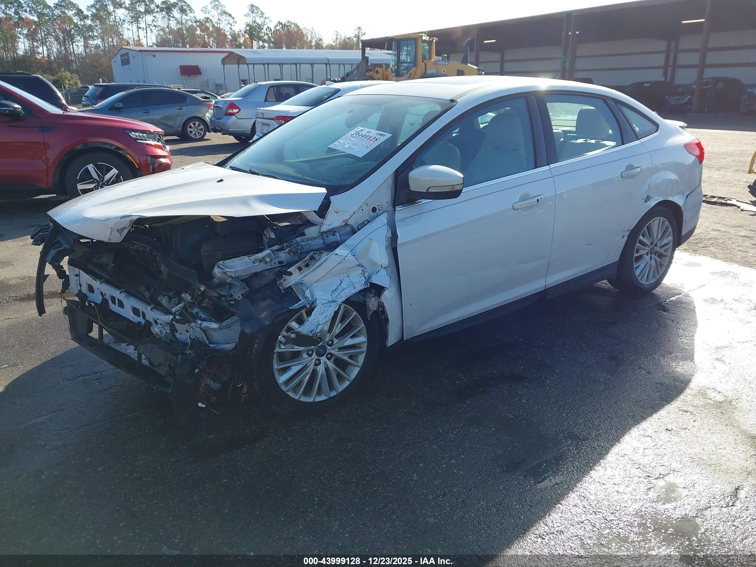 FORD FOCUS image 2