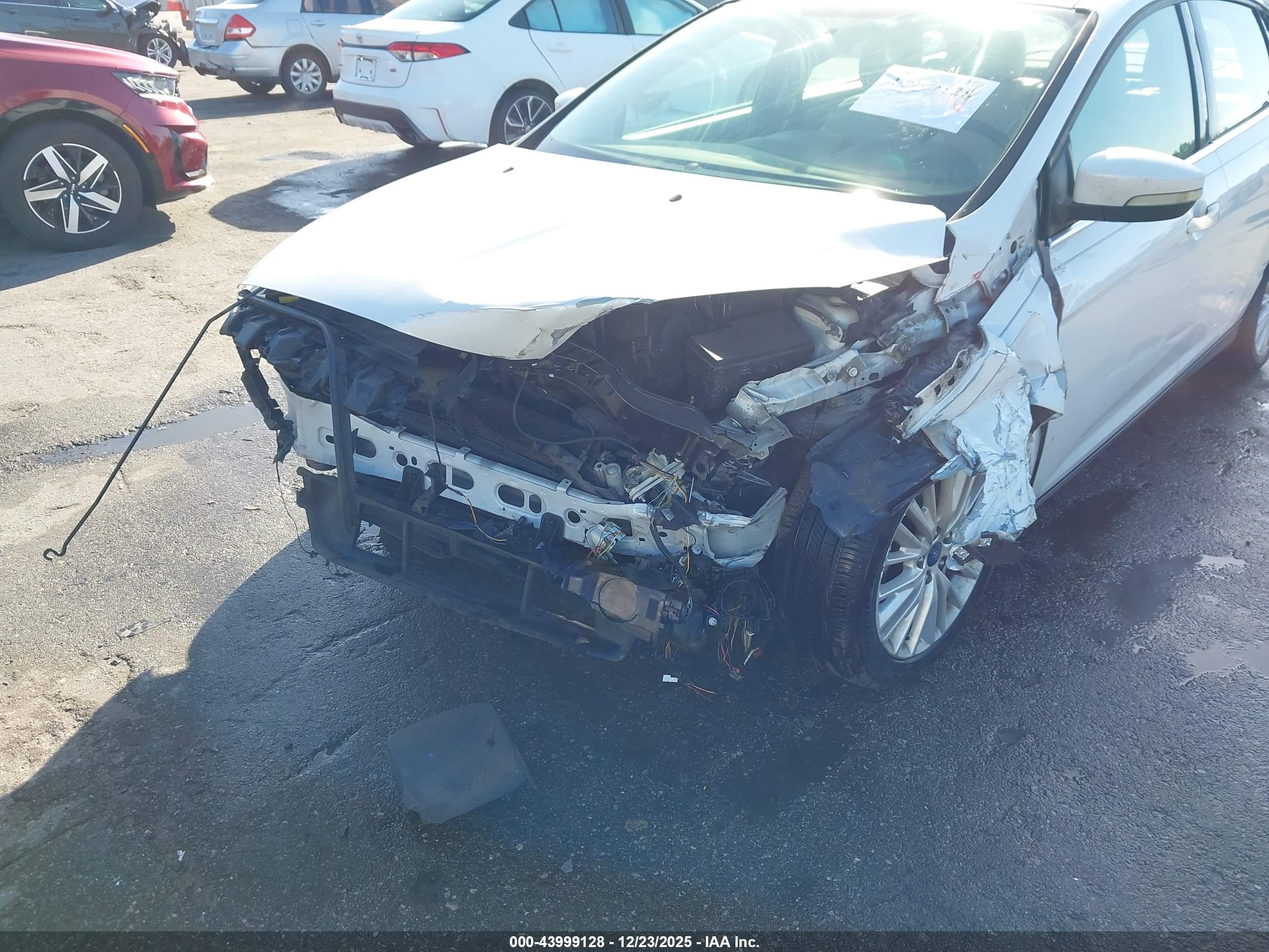 FORD FOCUS image 6