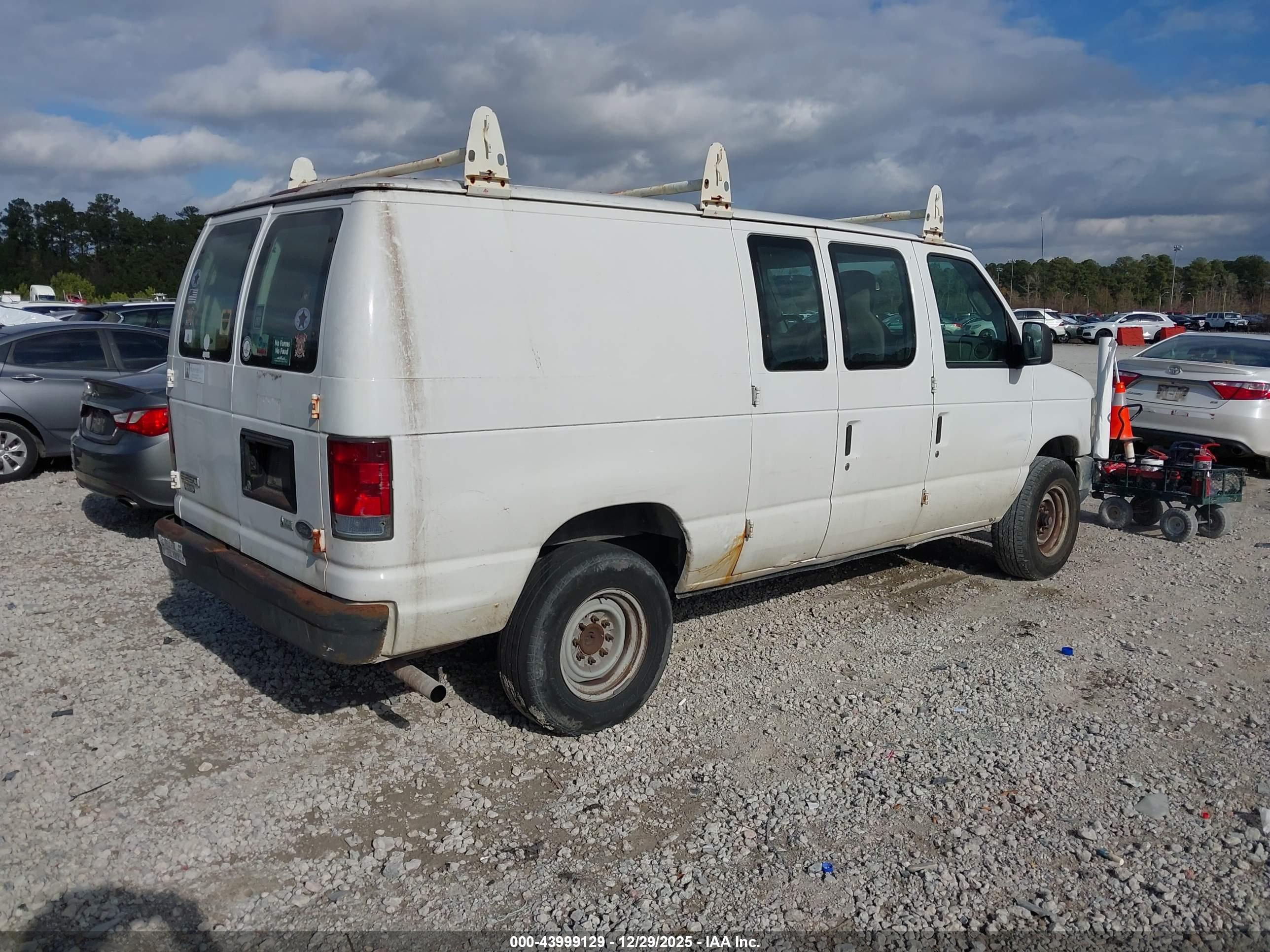 FORD E-250 image 4