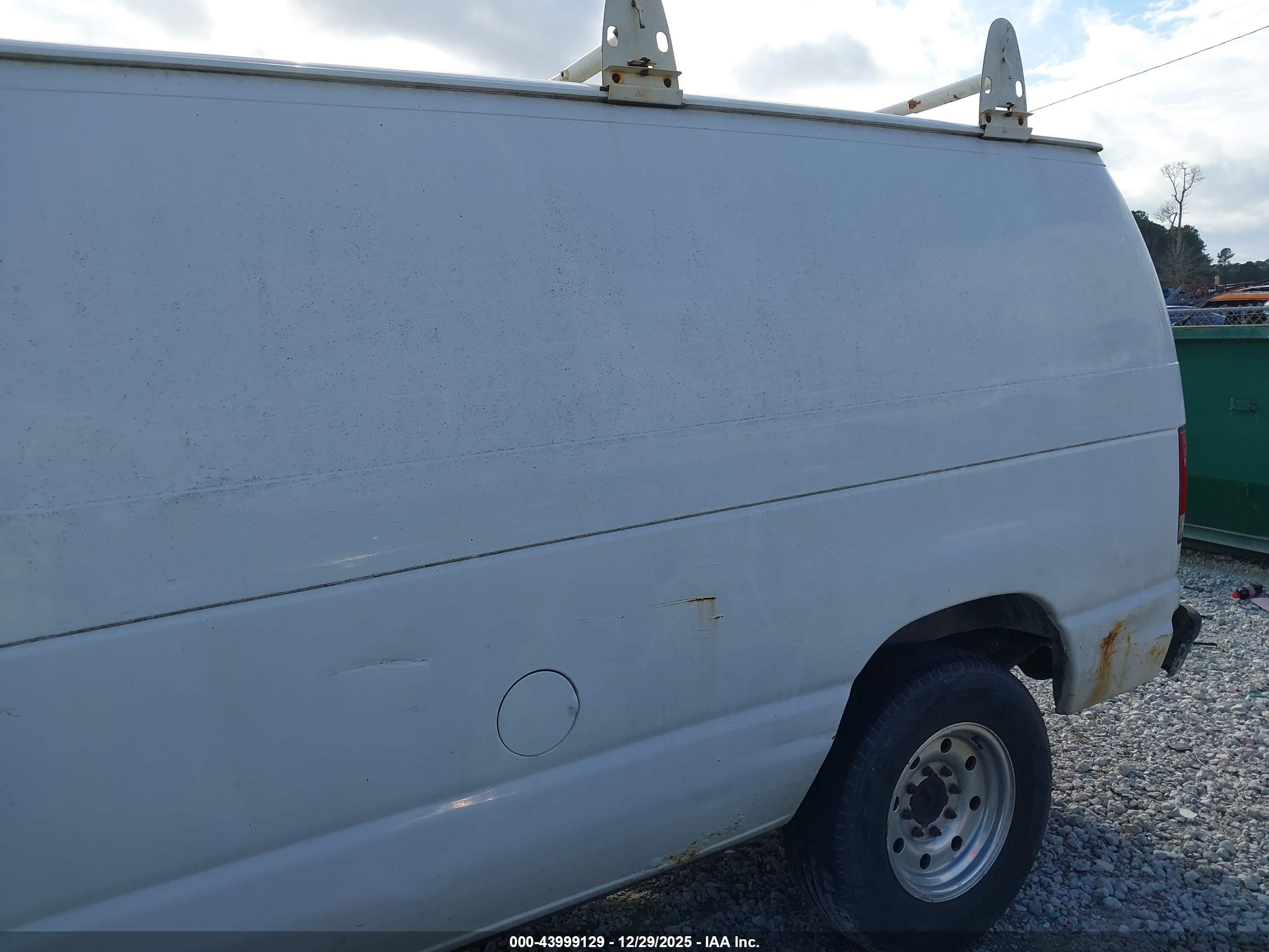 FORD E-250 image 6
