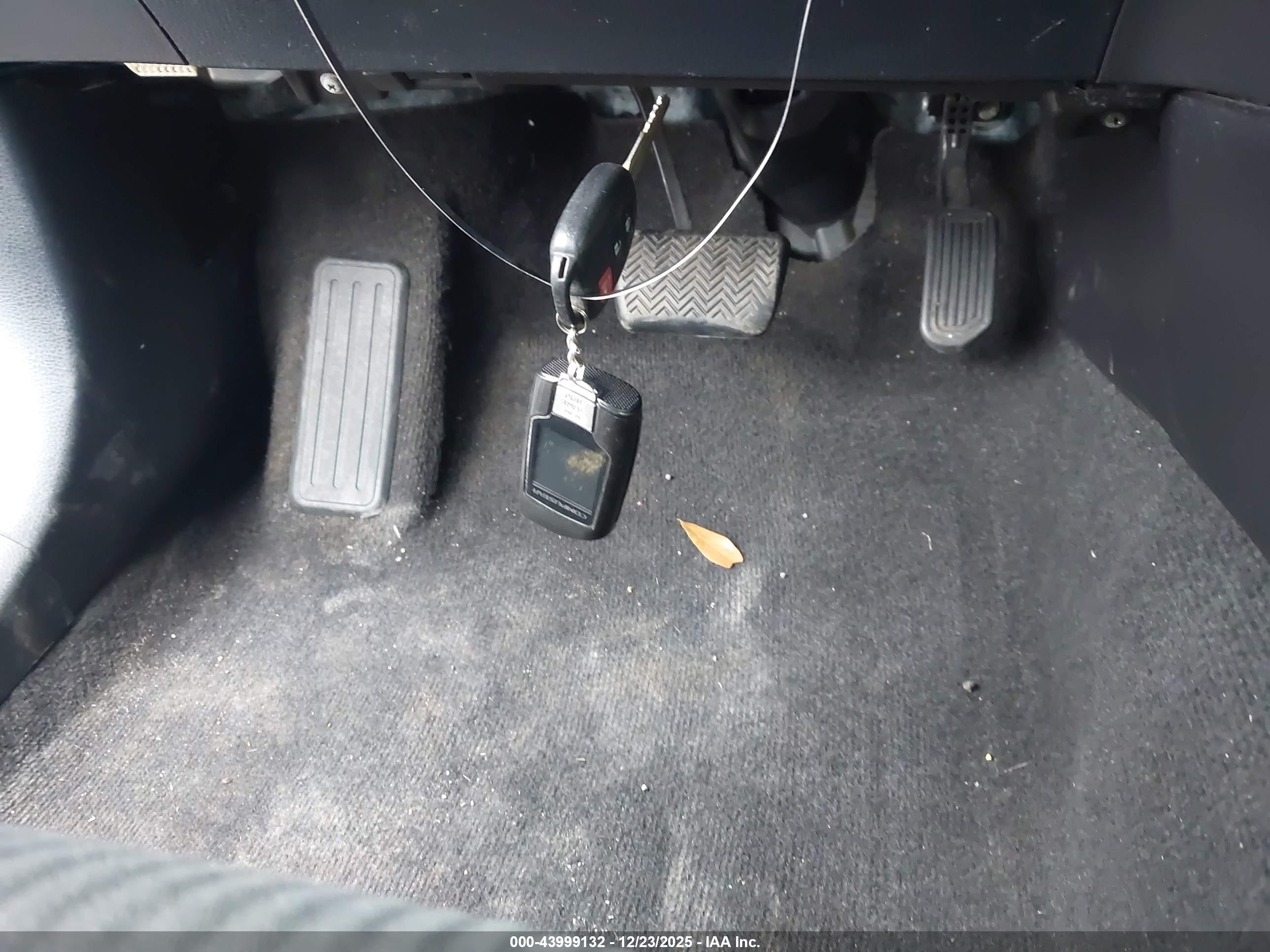 TOYOTA RAV4 image 11