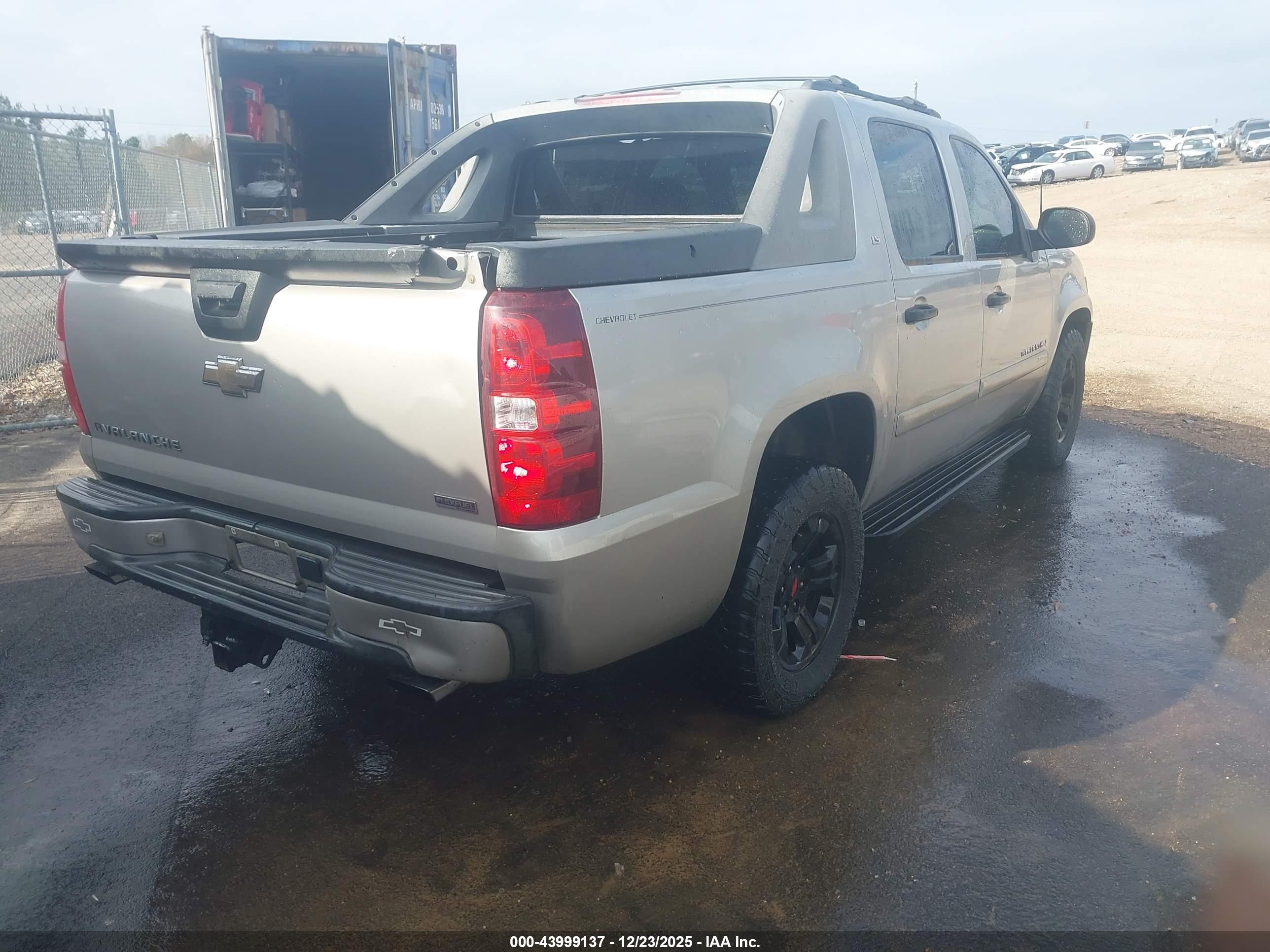 CHEVROLET AVALANCHE image 4