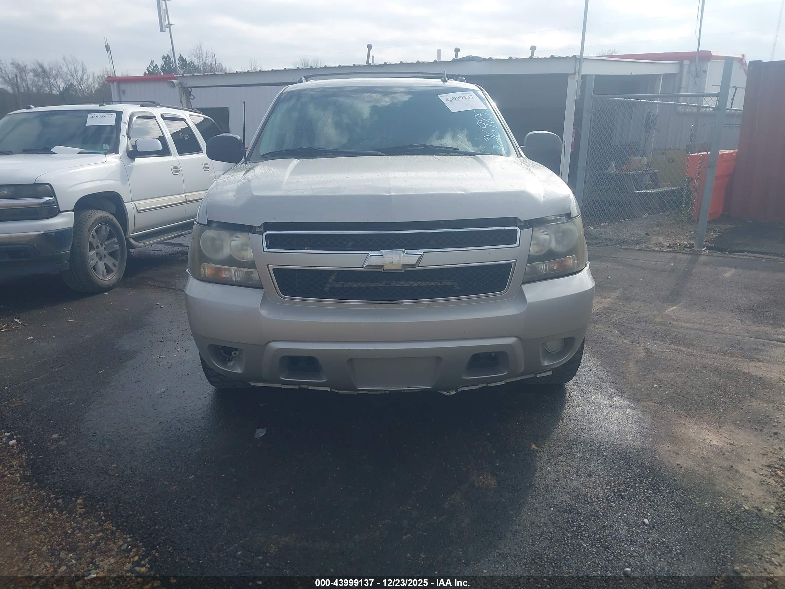 CHEVROLET AVALANCHE image 6