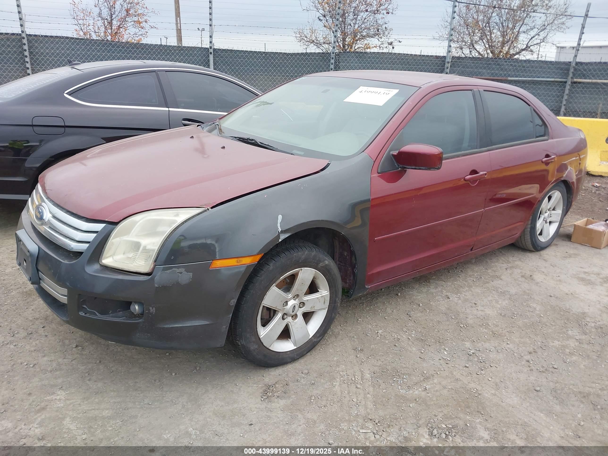 FORD FUSION image 2