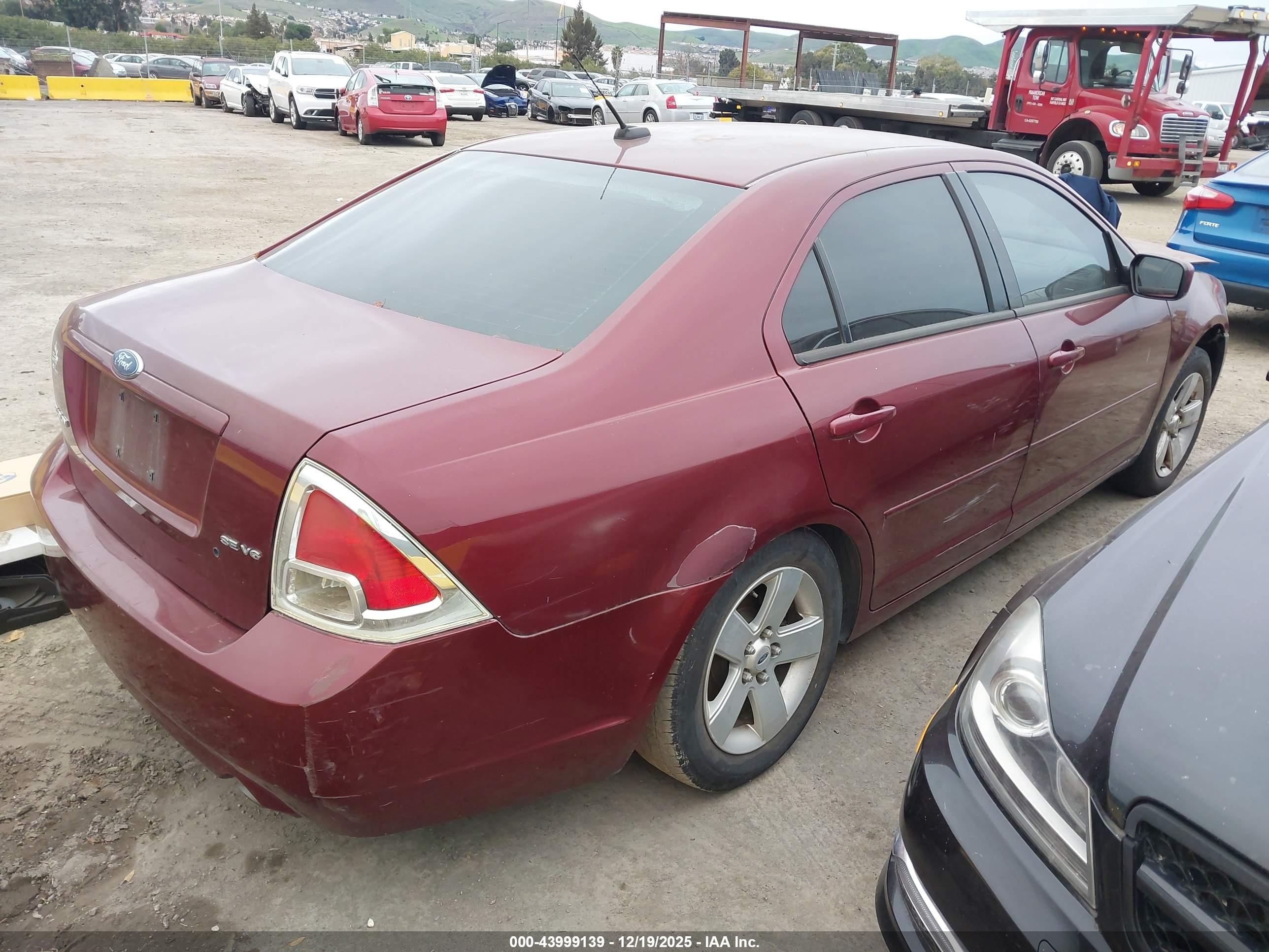 FORD FUSION image 4