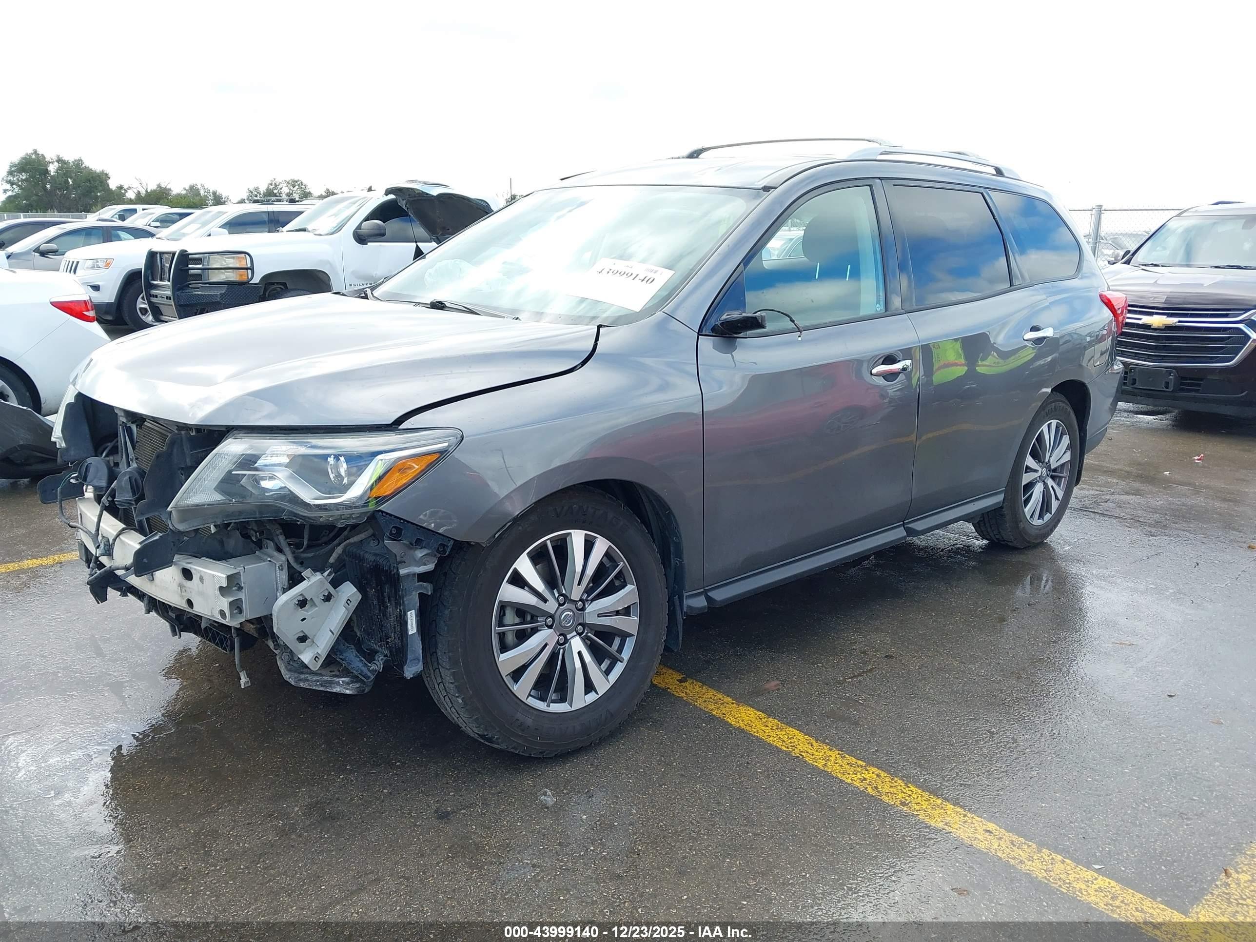 NISSAN PATHFINDER image 2