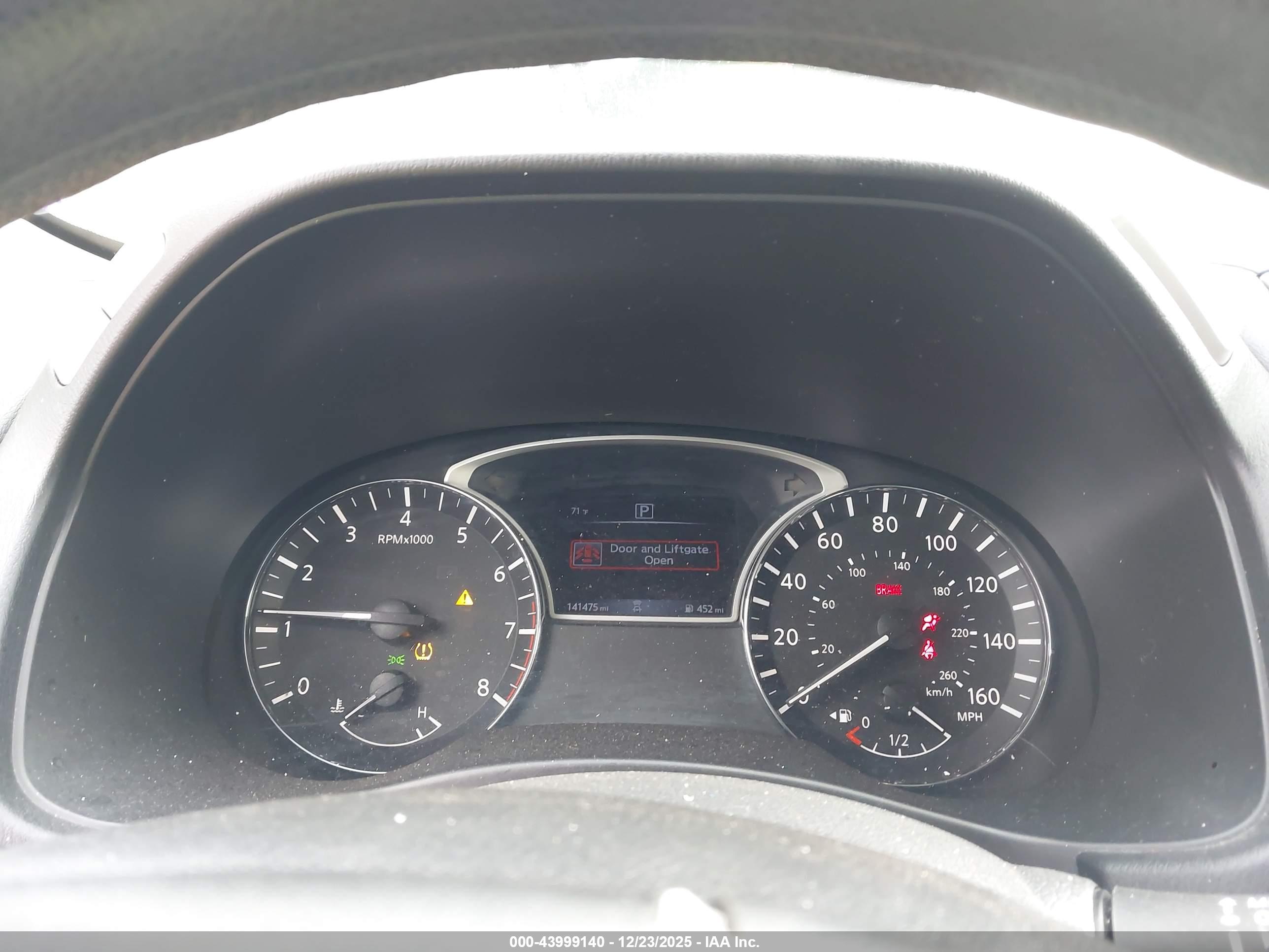 NISSAN PATHFINDER image 7